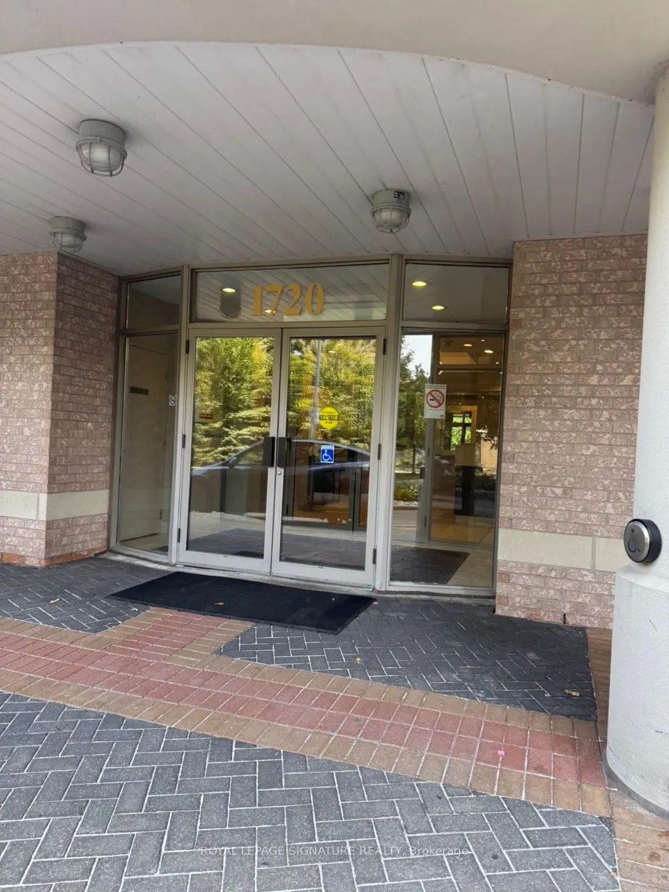 1720 Eglinton Avenue E, #801