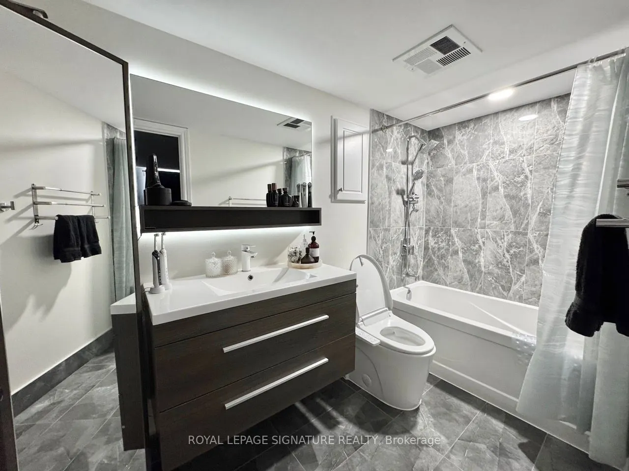 1720 Eglinton Avenue E, #801