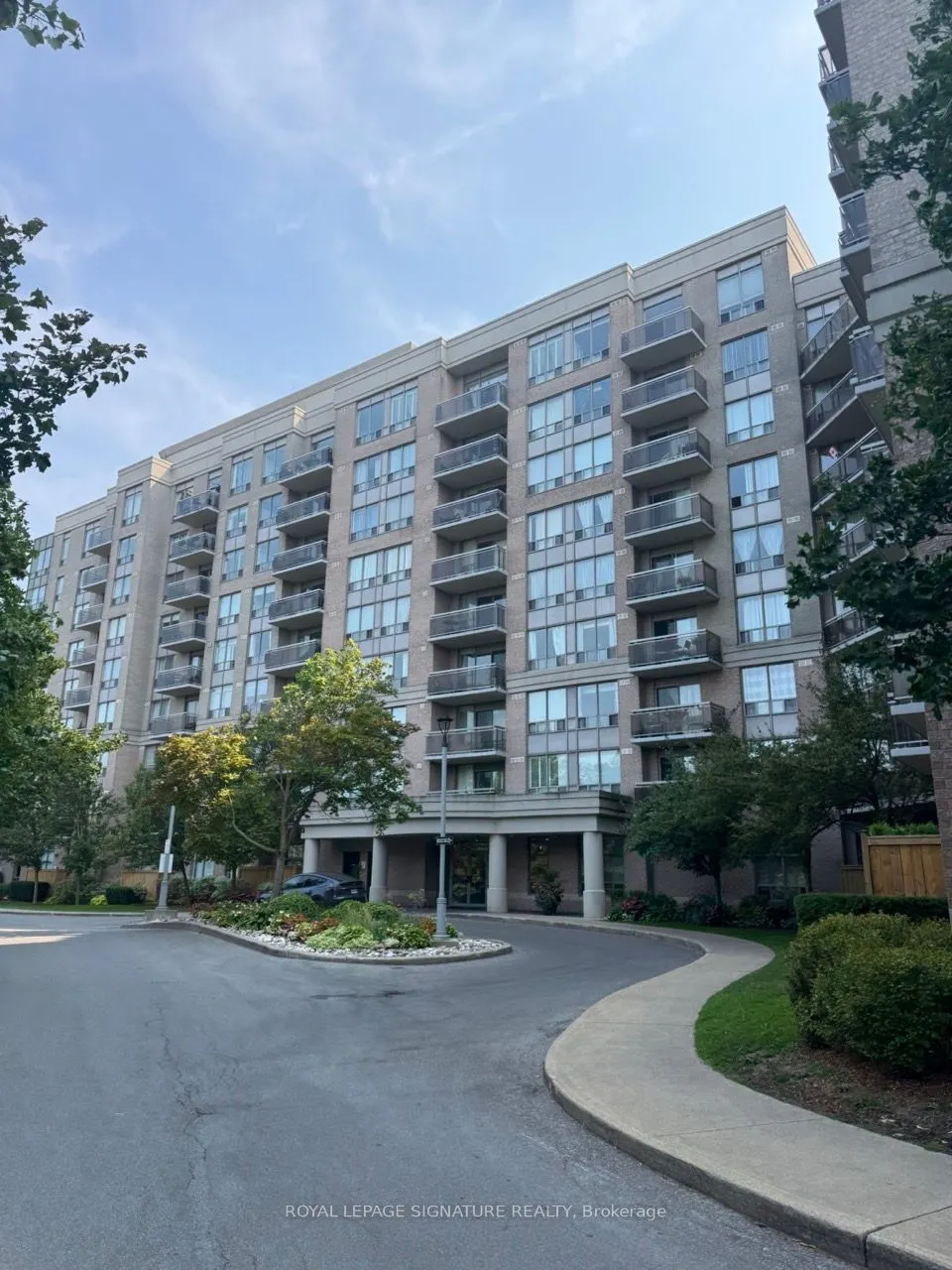 1720 Eglinton Avenue E, #801