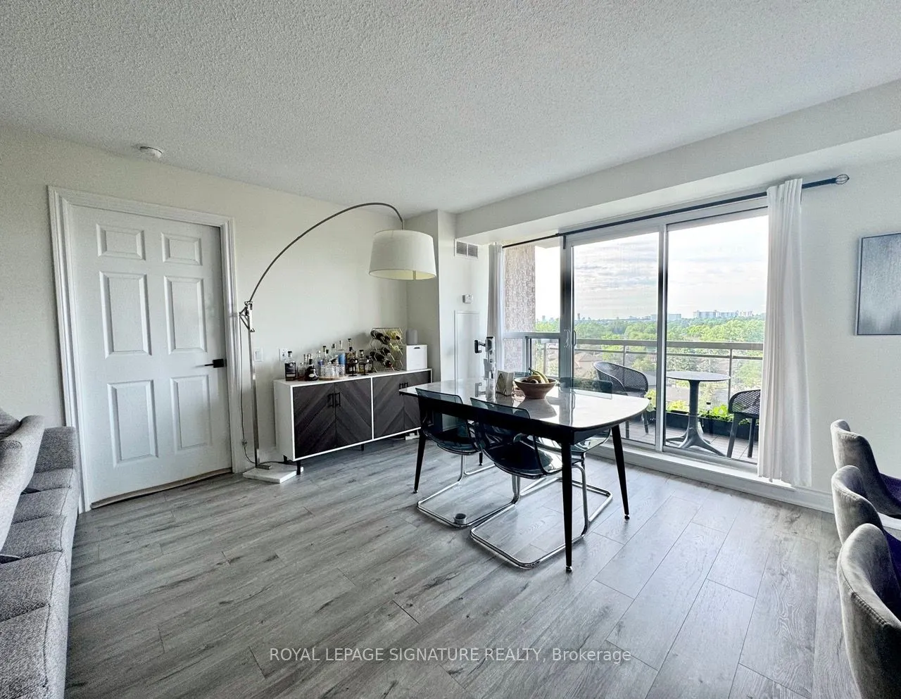 1720 Eglinton Avenue E, #801
