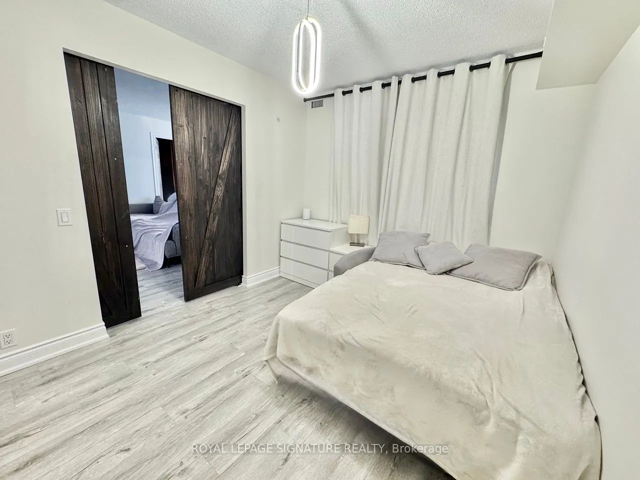 1720 Eglinton Avenue E, #801