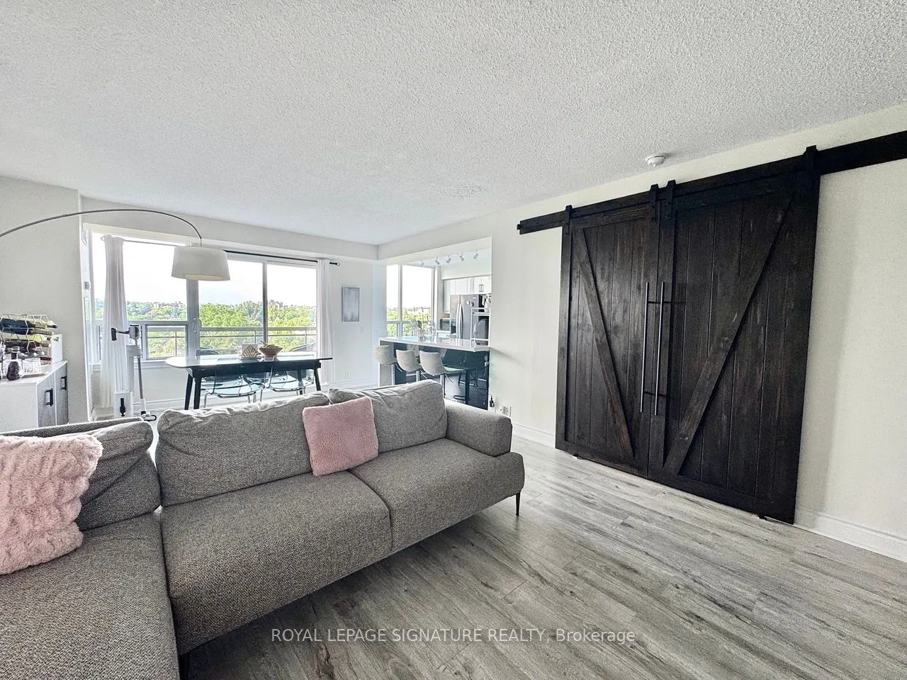 1720 Eglinton Avenue E, #801