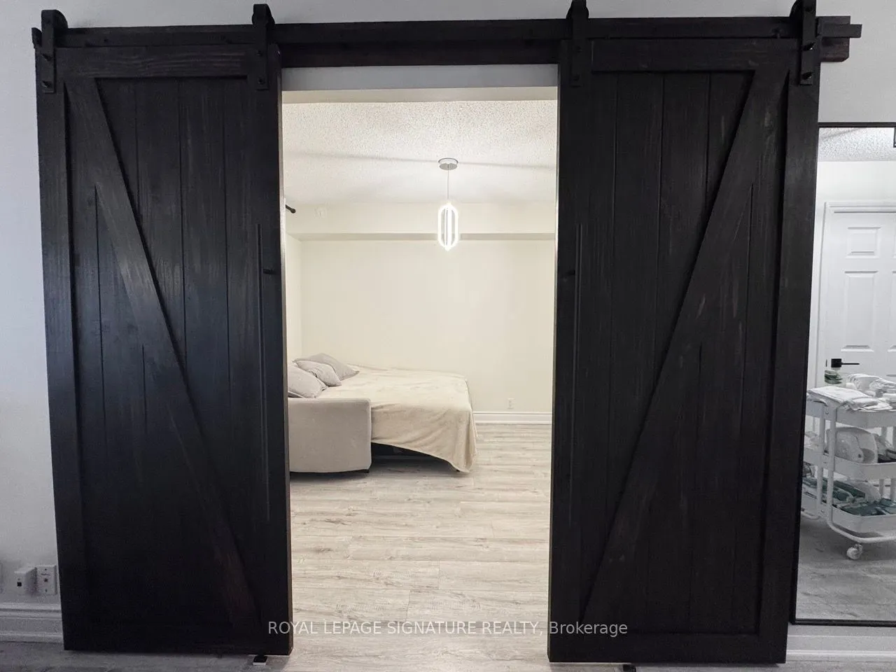 1720 Eglinton Avenue E, #801