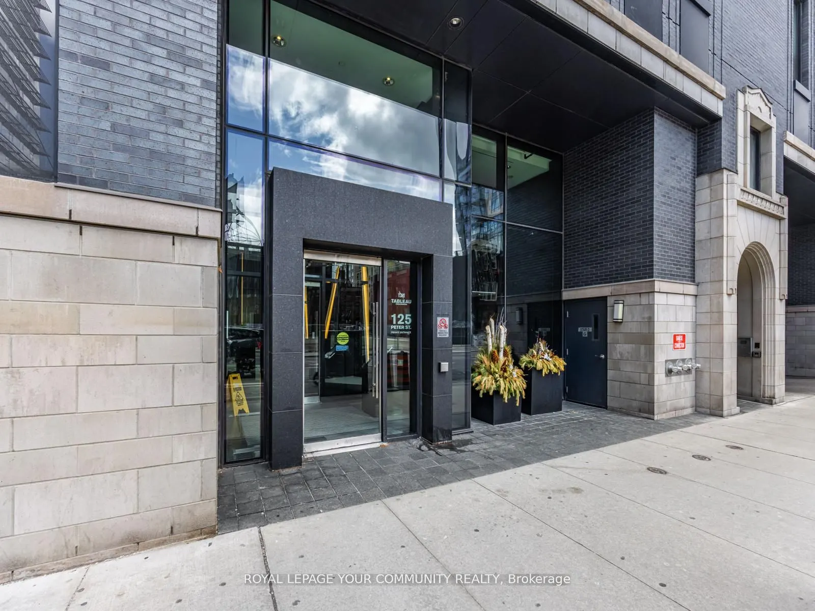 125 Peter Street, #1604