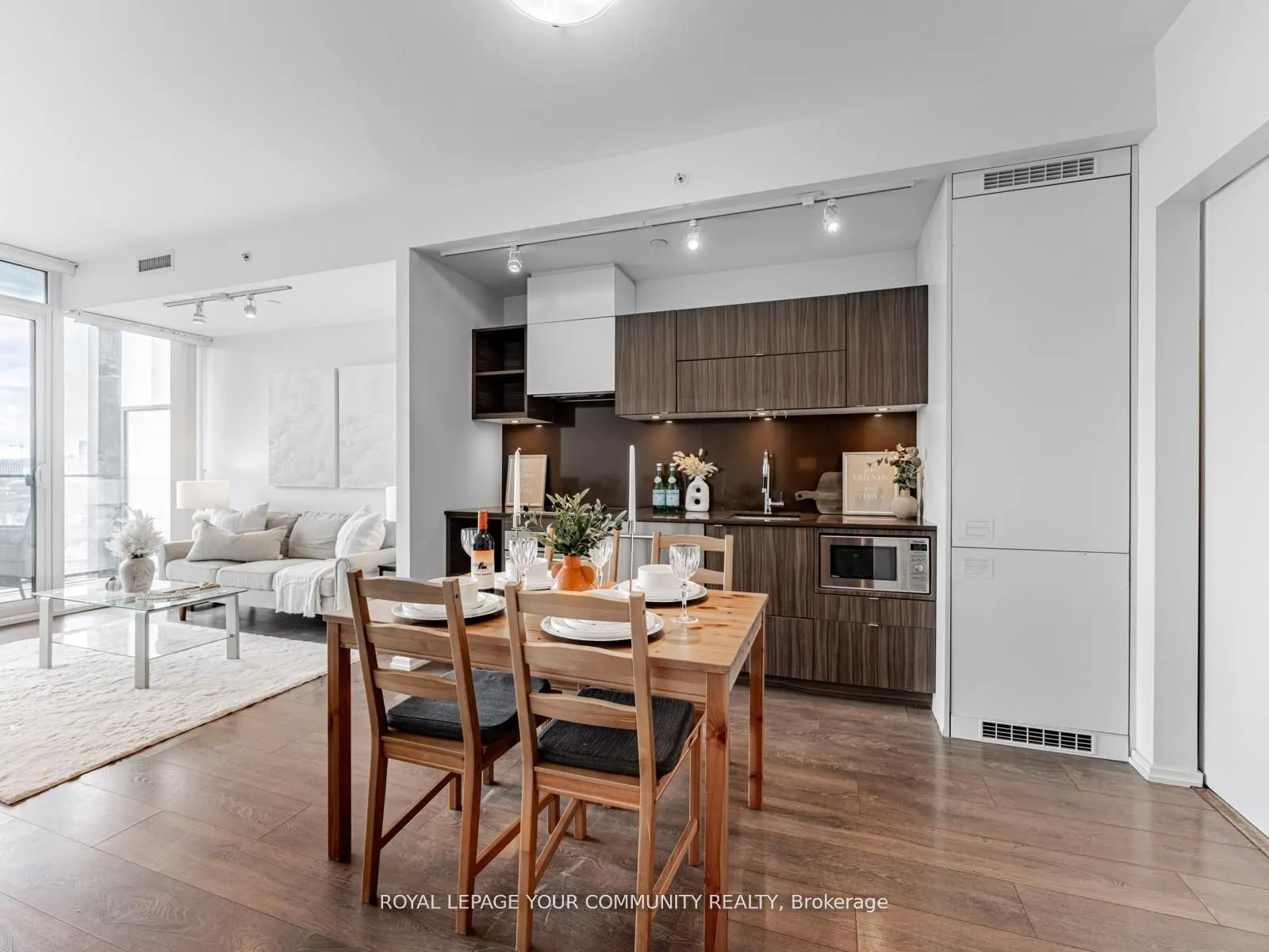 125 Peter Street, #1604