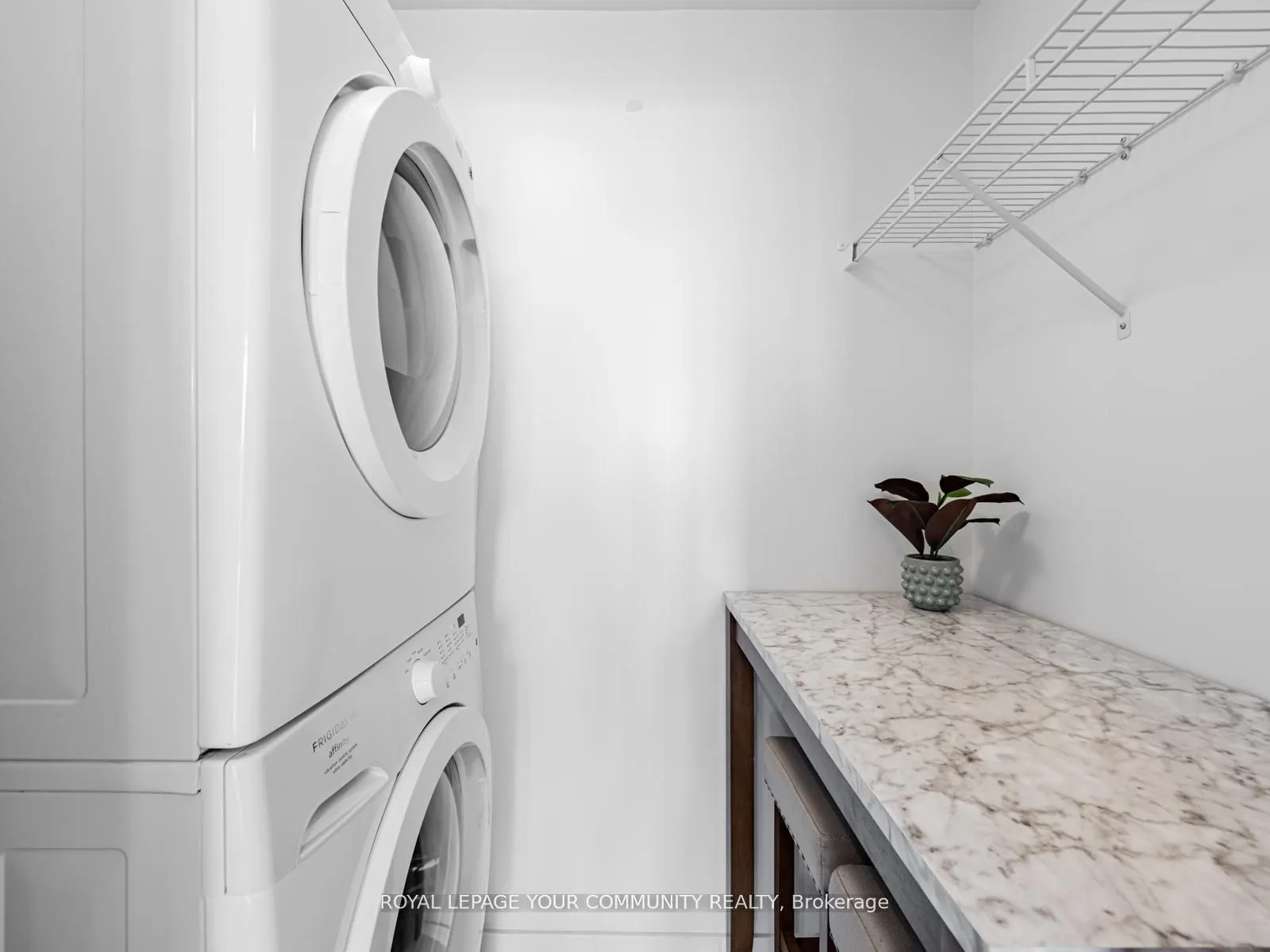 125 Peter Street, #1604