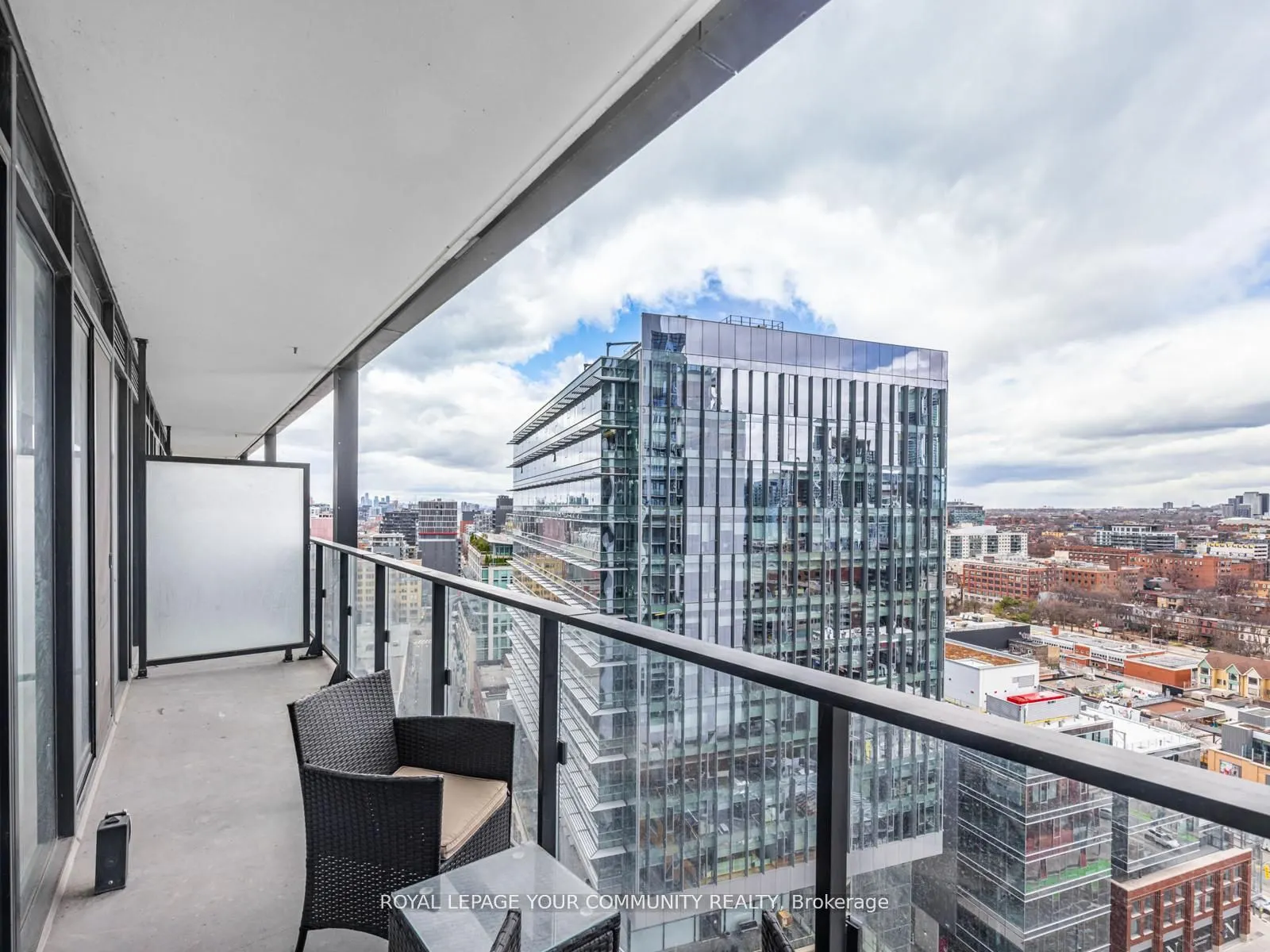 125 Peter Street, #1604