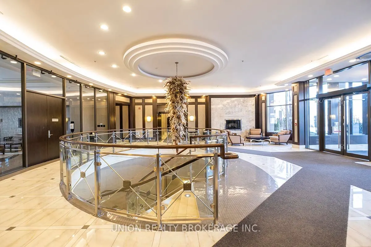 133 Wynford Drive, #105