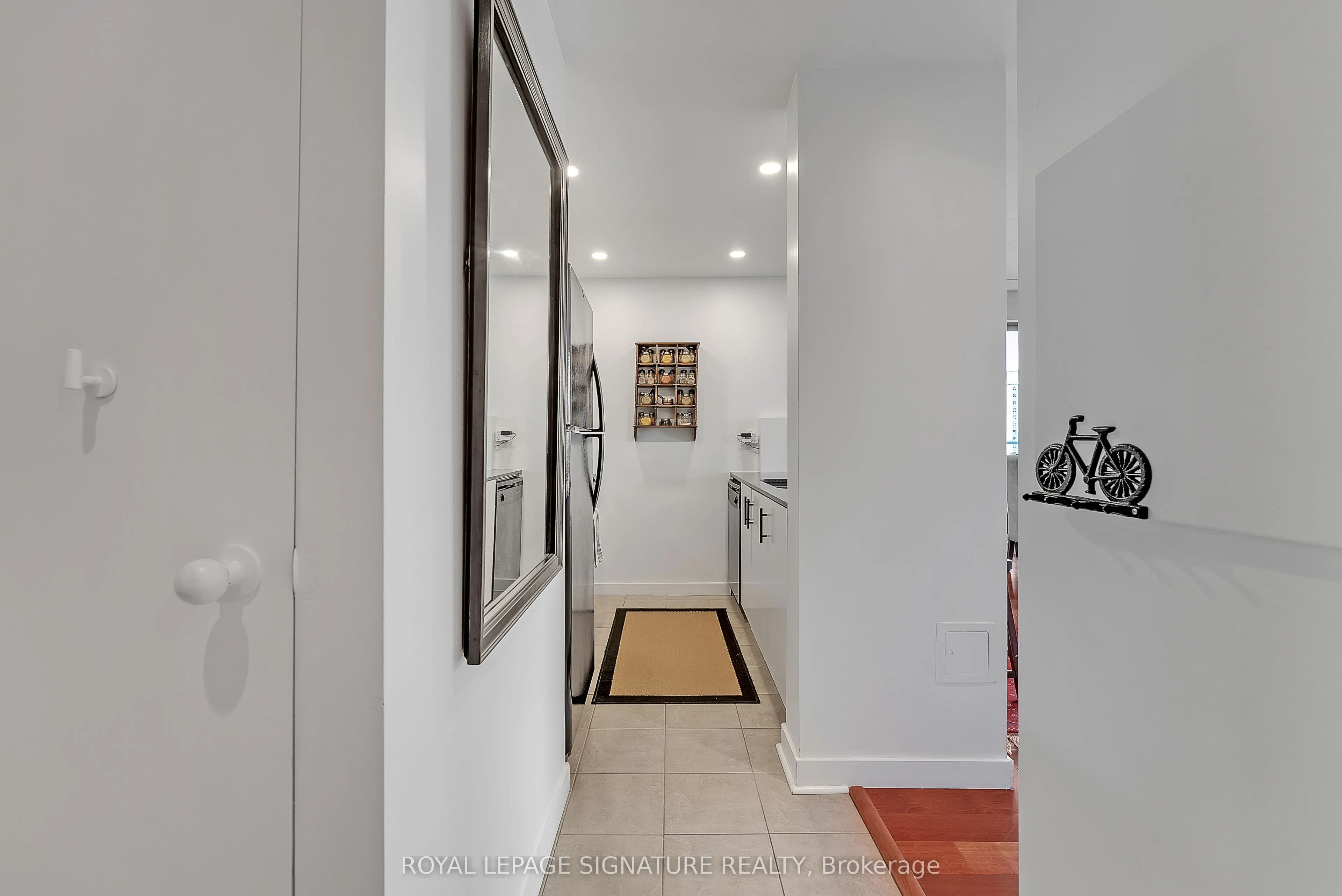 285 Mutual Street, #1002