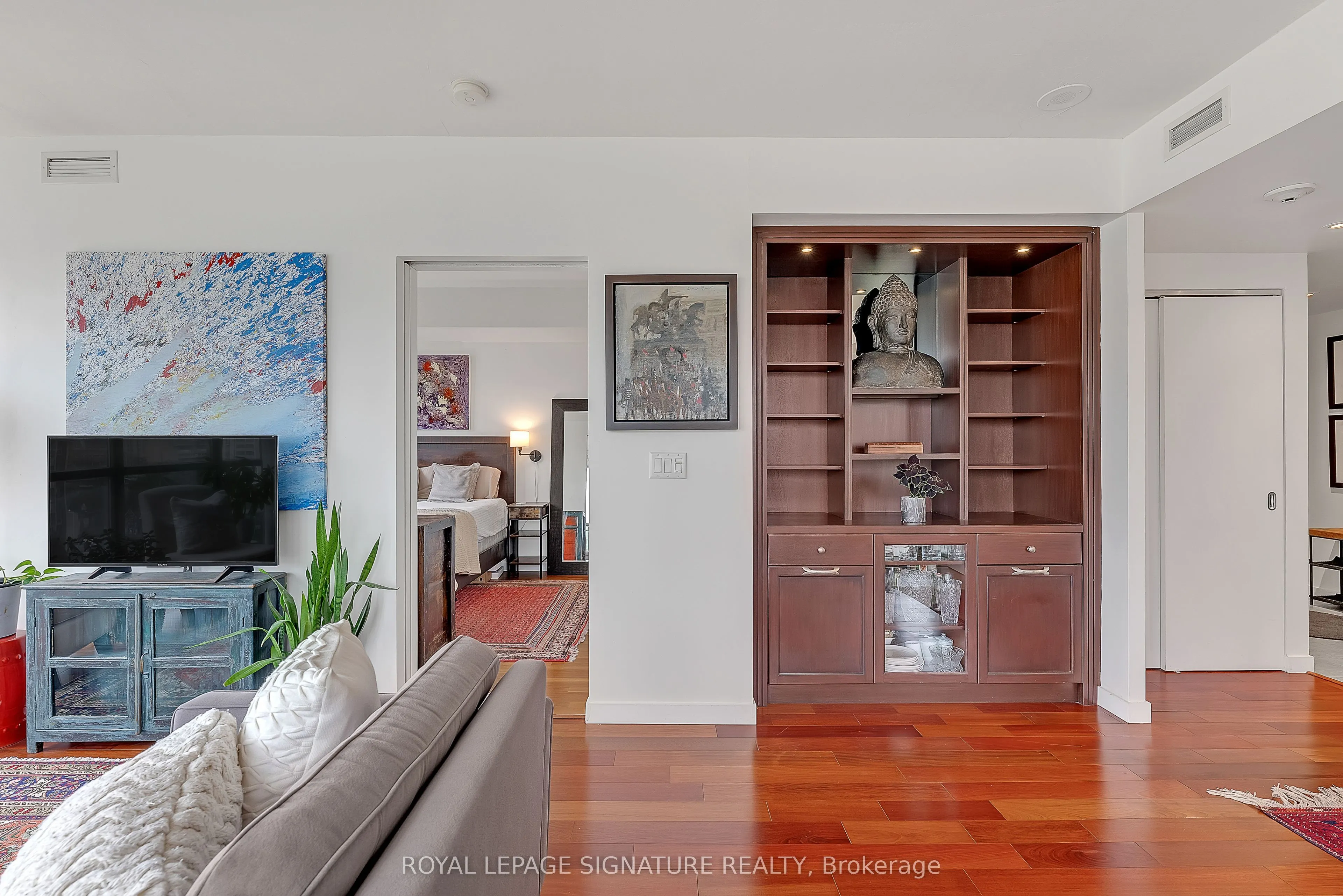 285 Mutual Street, #1002