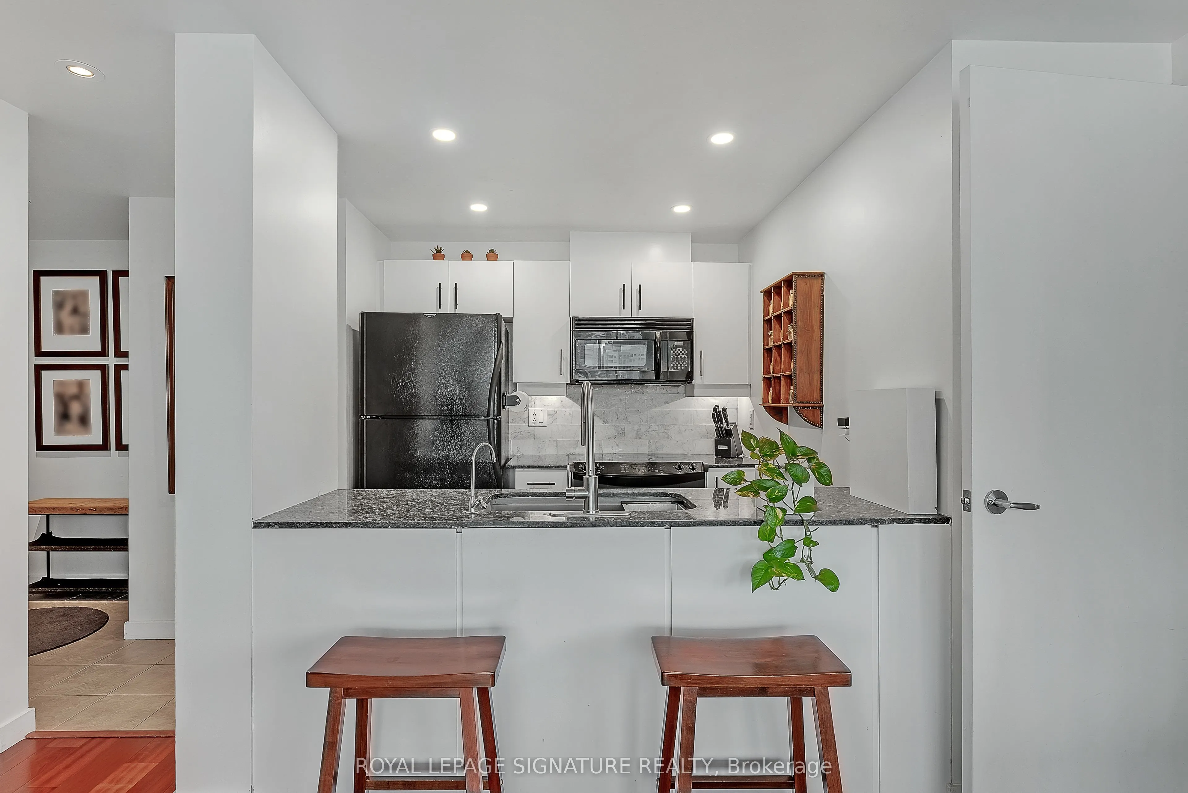 285 Mutual Street, #1002