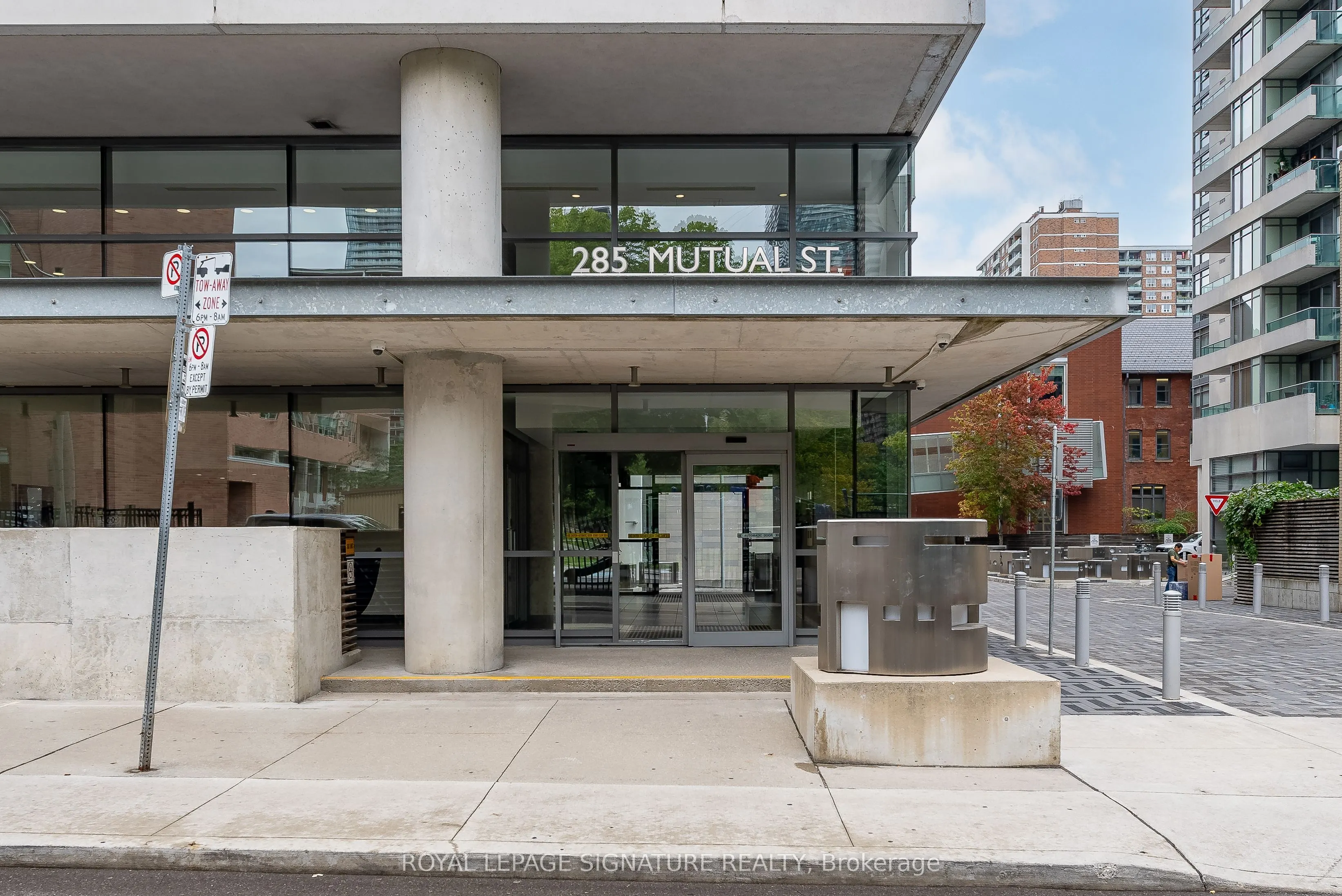 285 Mutual Street, #1002