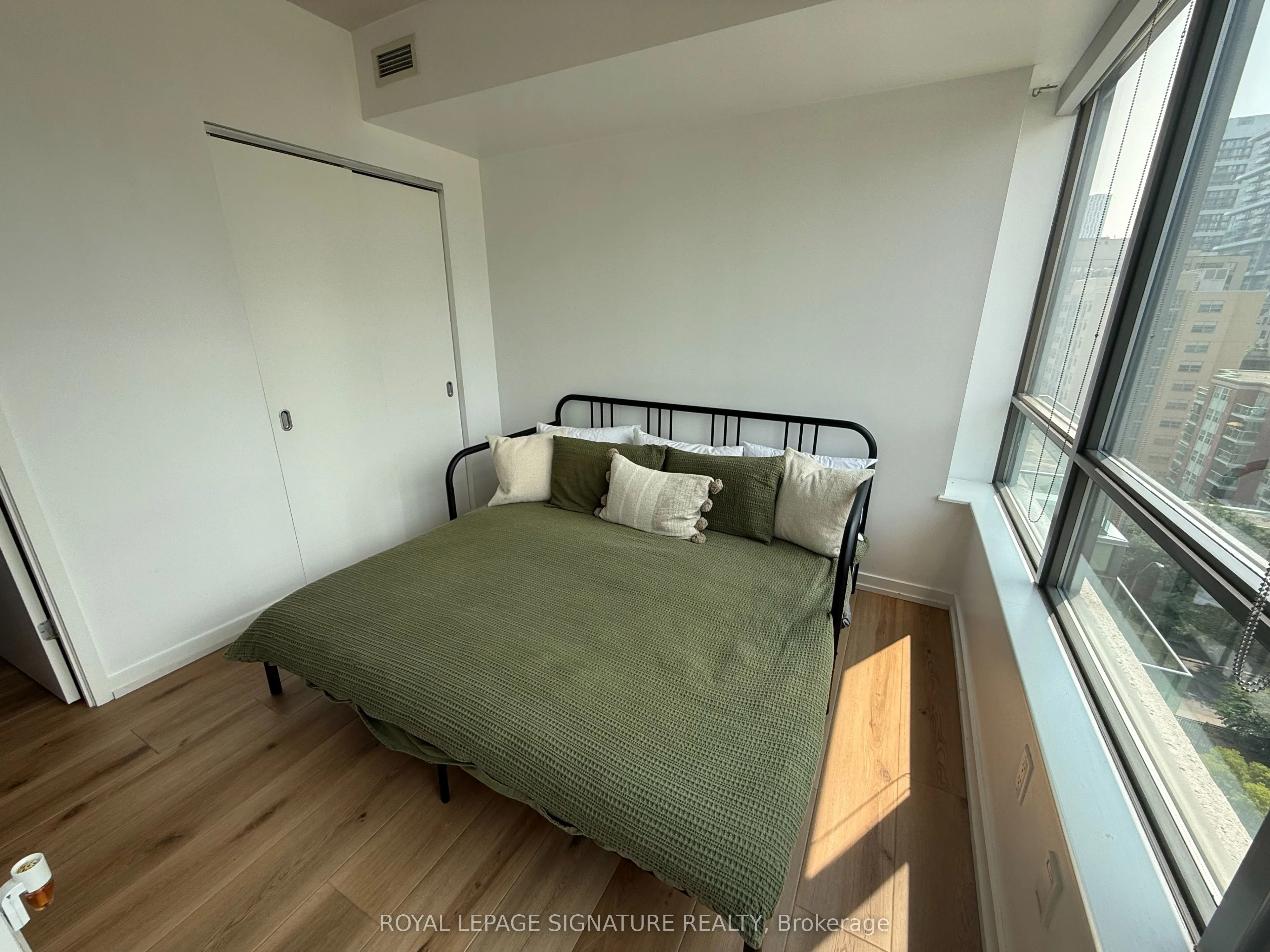 285 Mutual Street, #1002