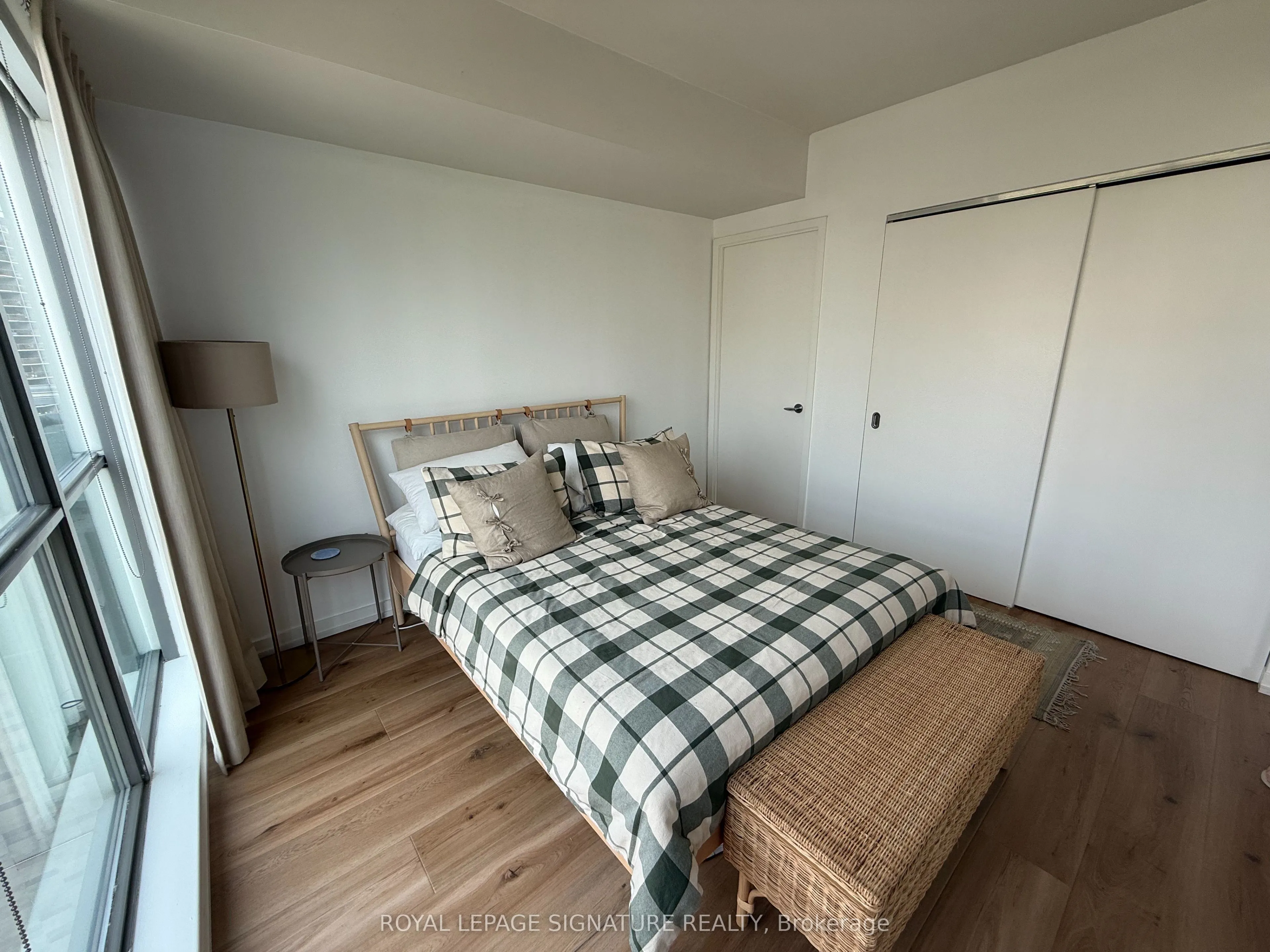 285 Mutual Street, #1002