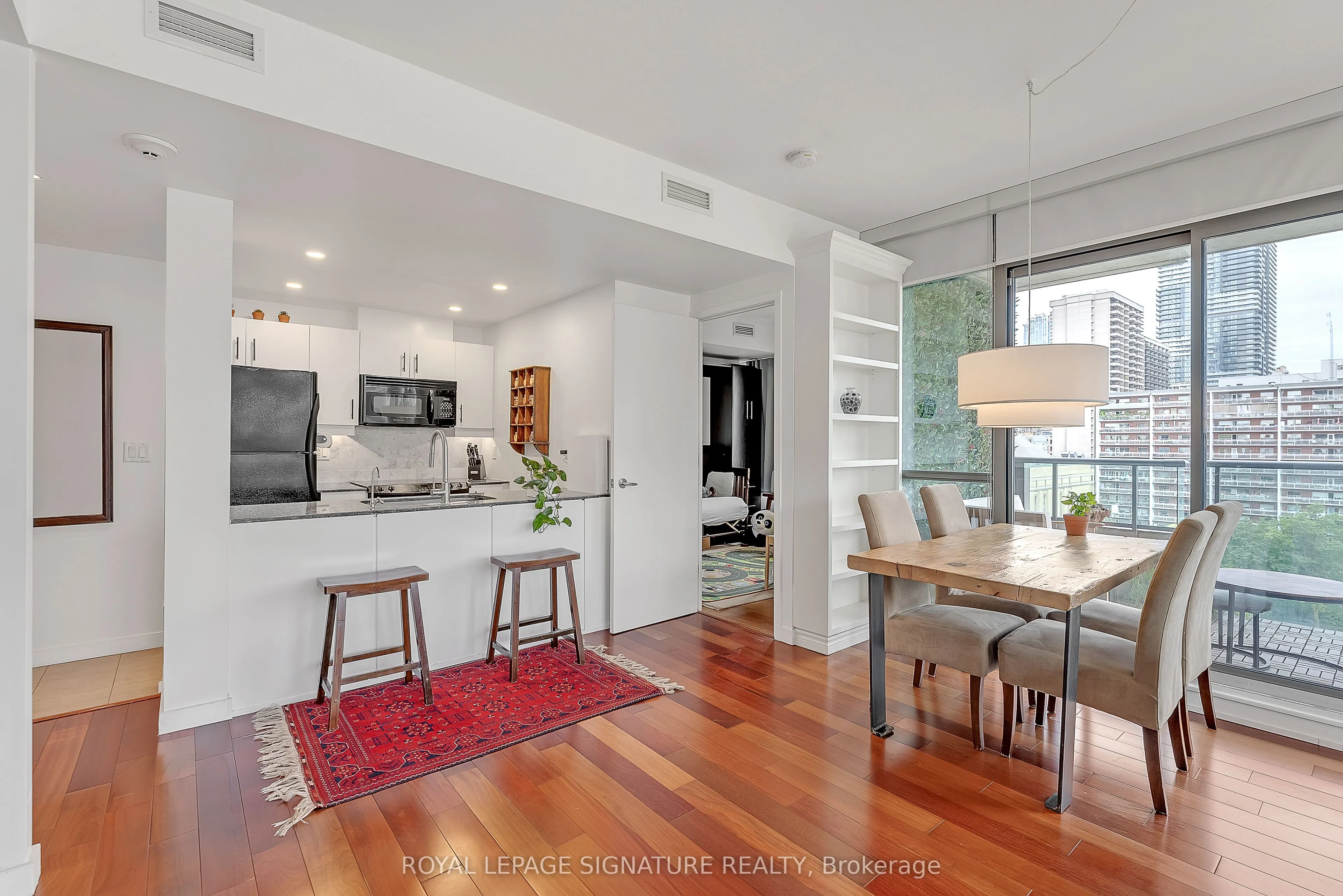 285 Mutual Street, #1002
