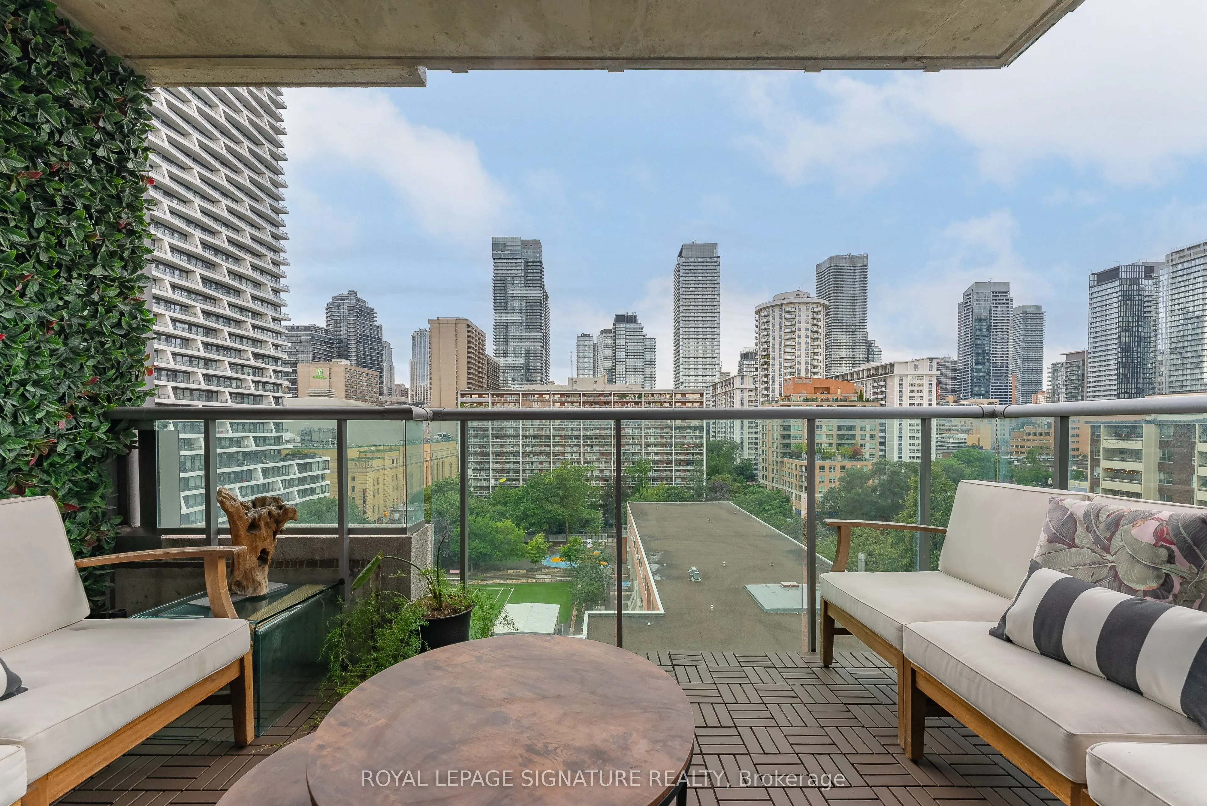 285 Mutual Street, #1002