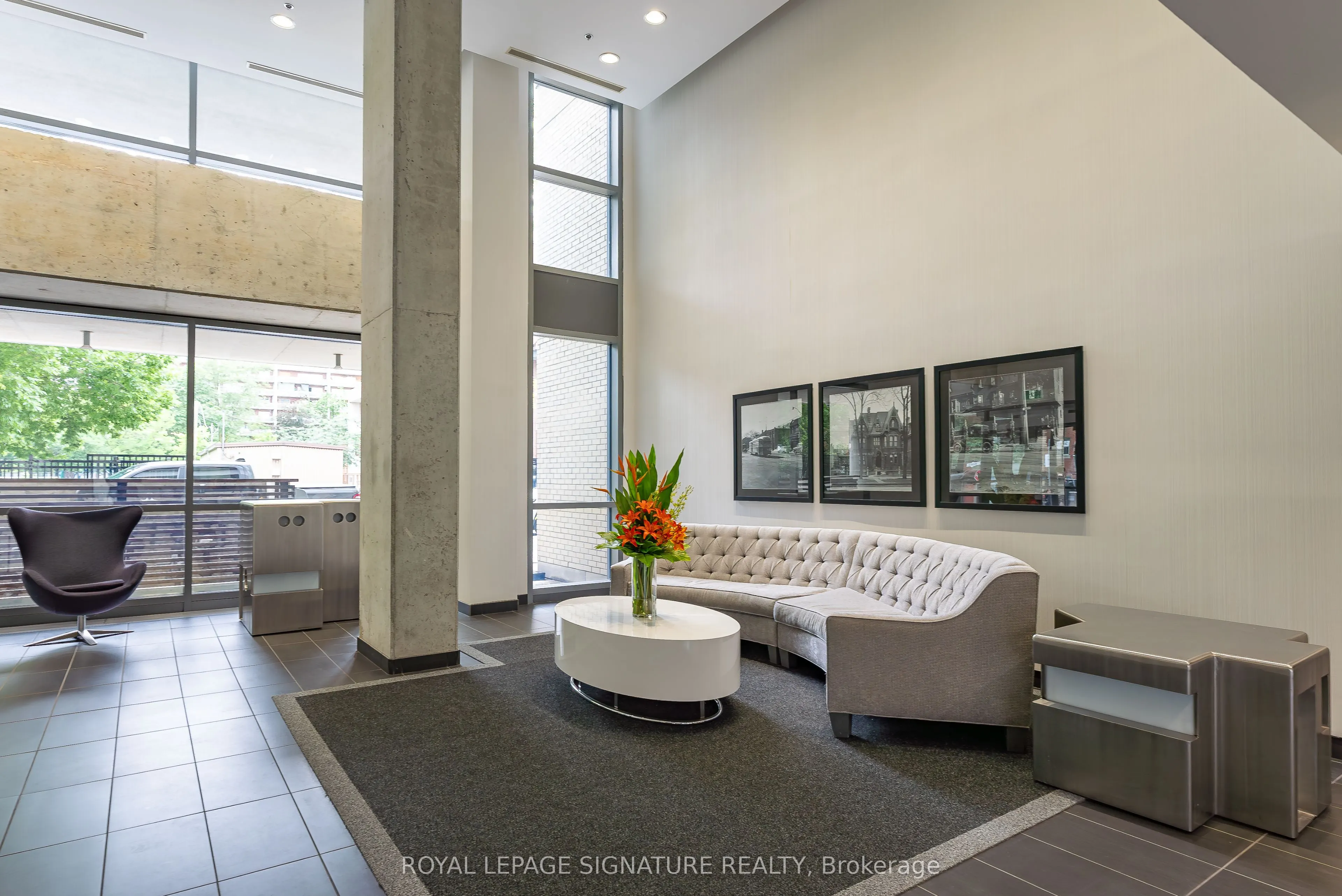 285 Mutual Street, #1002