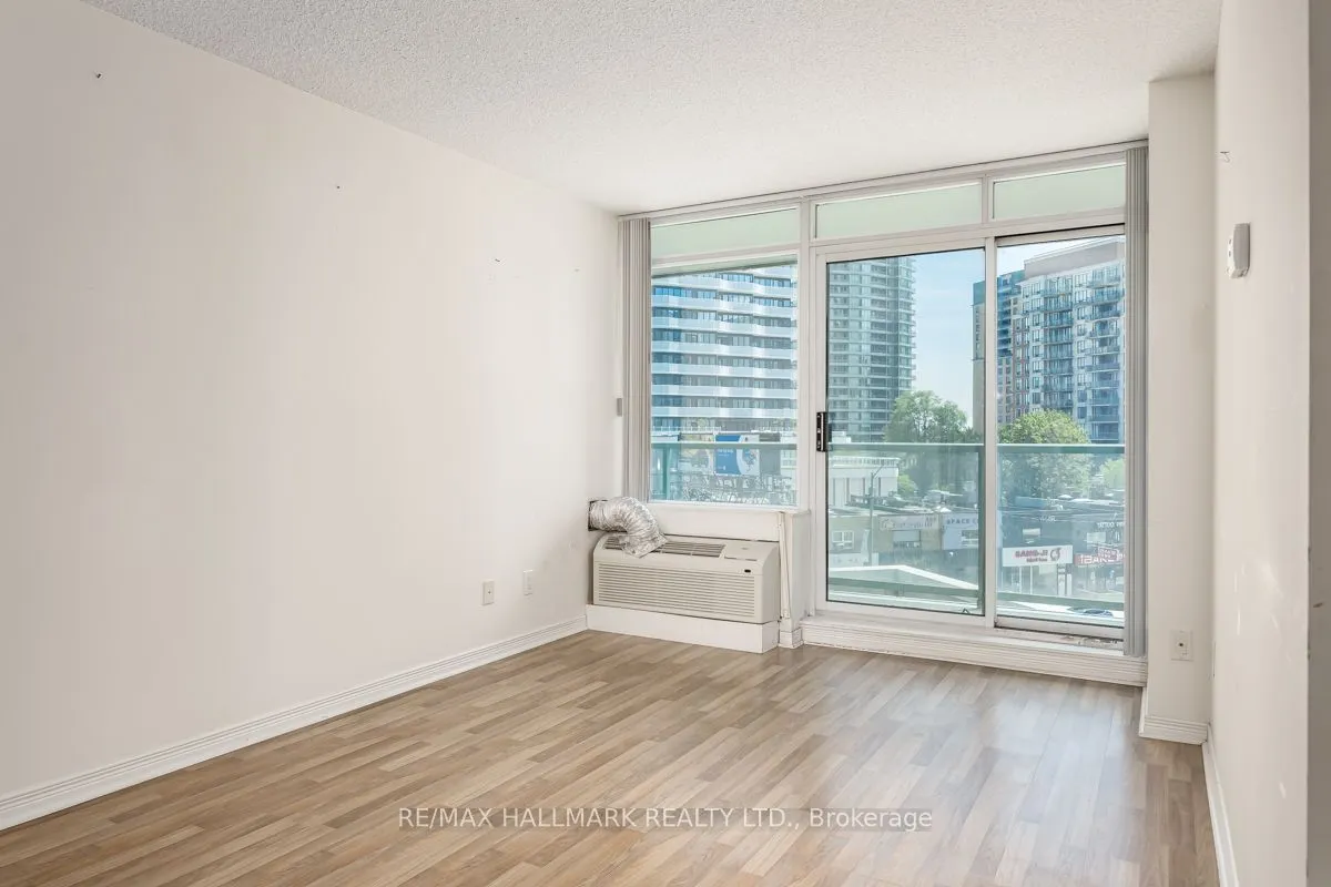 5500 Yonge Street, #403