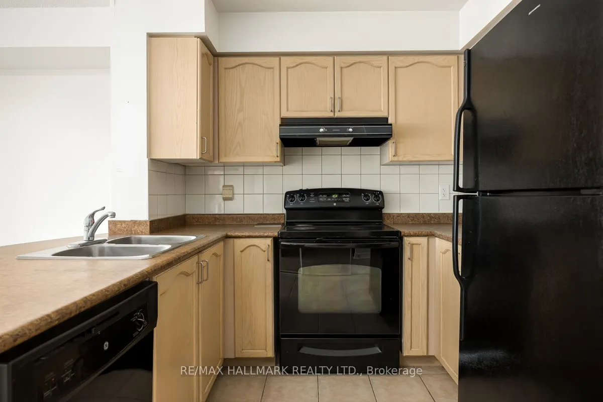 5500 Yonge Street, #403