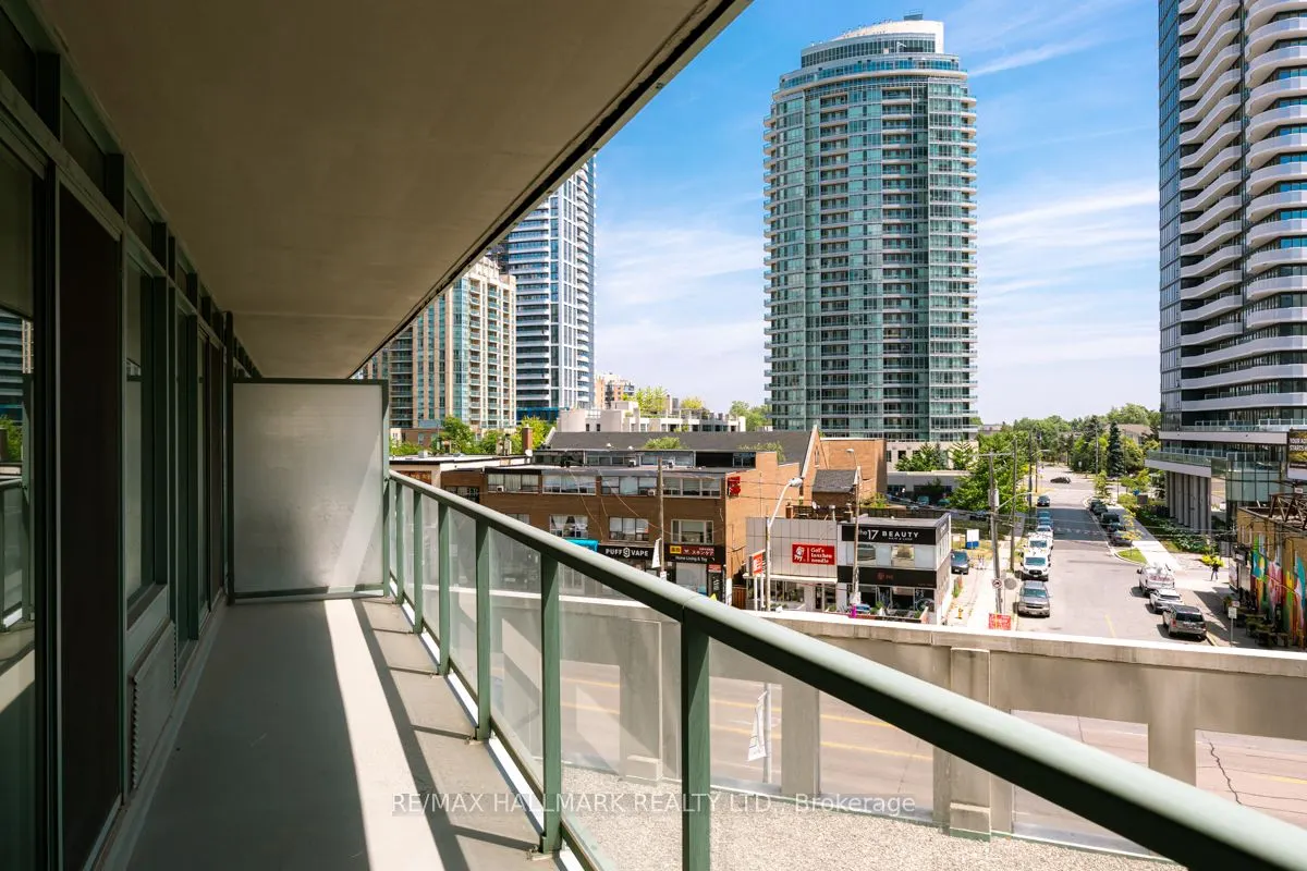 5500 Yonge Street, #403