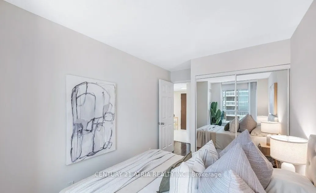 44 Gerrard Street W, #1206