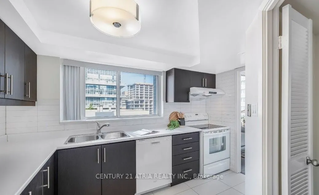44 Gerrard Street W, #1206