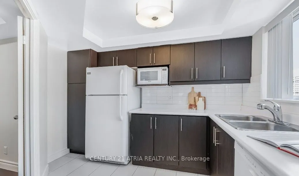 44 Gerrard Street W, #1206