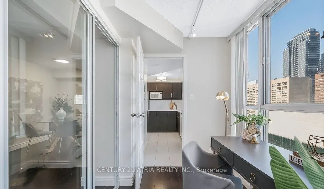 44 Gerrard Street W, #1206
