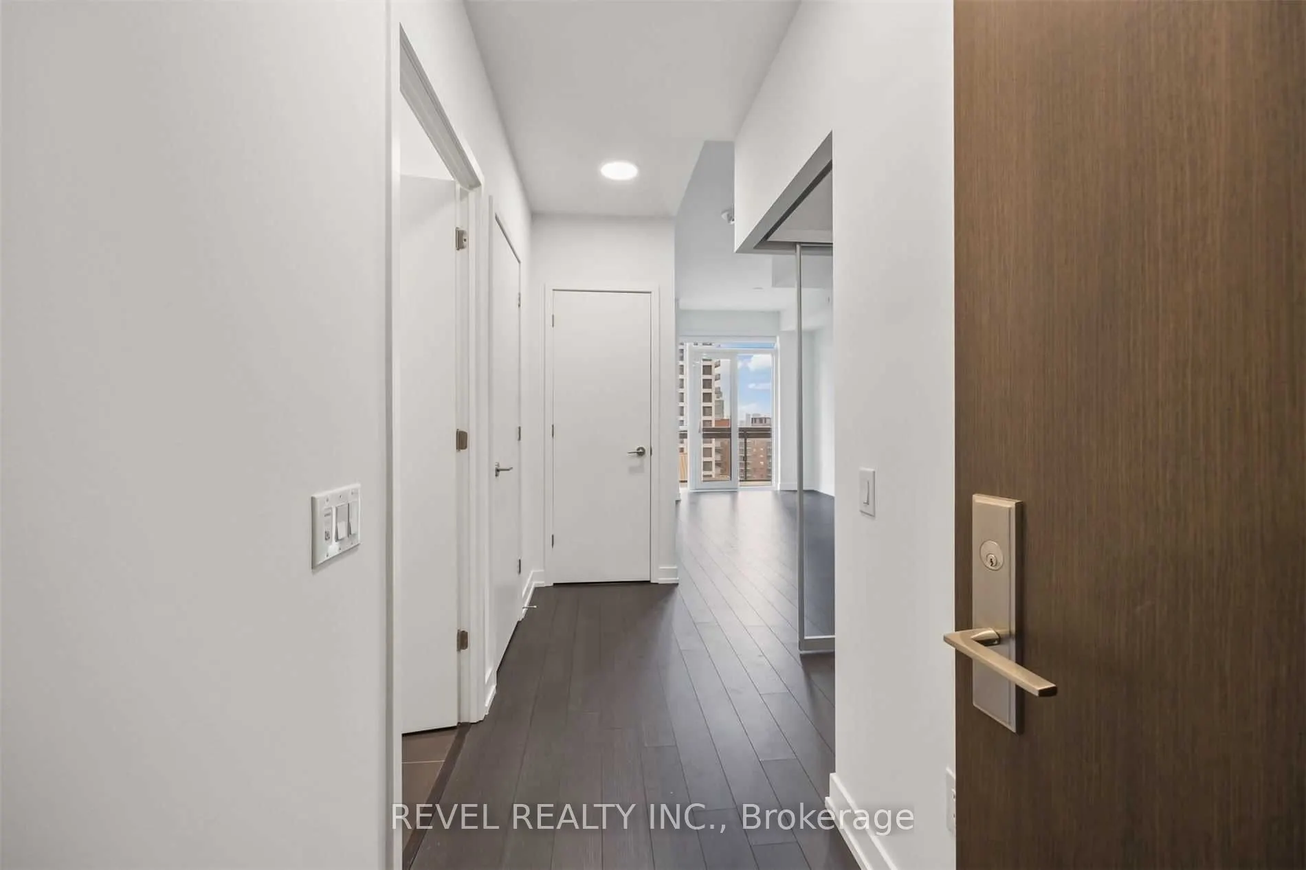 39 Roehampton Avenue, #1210