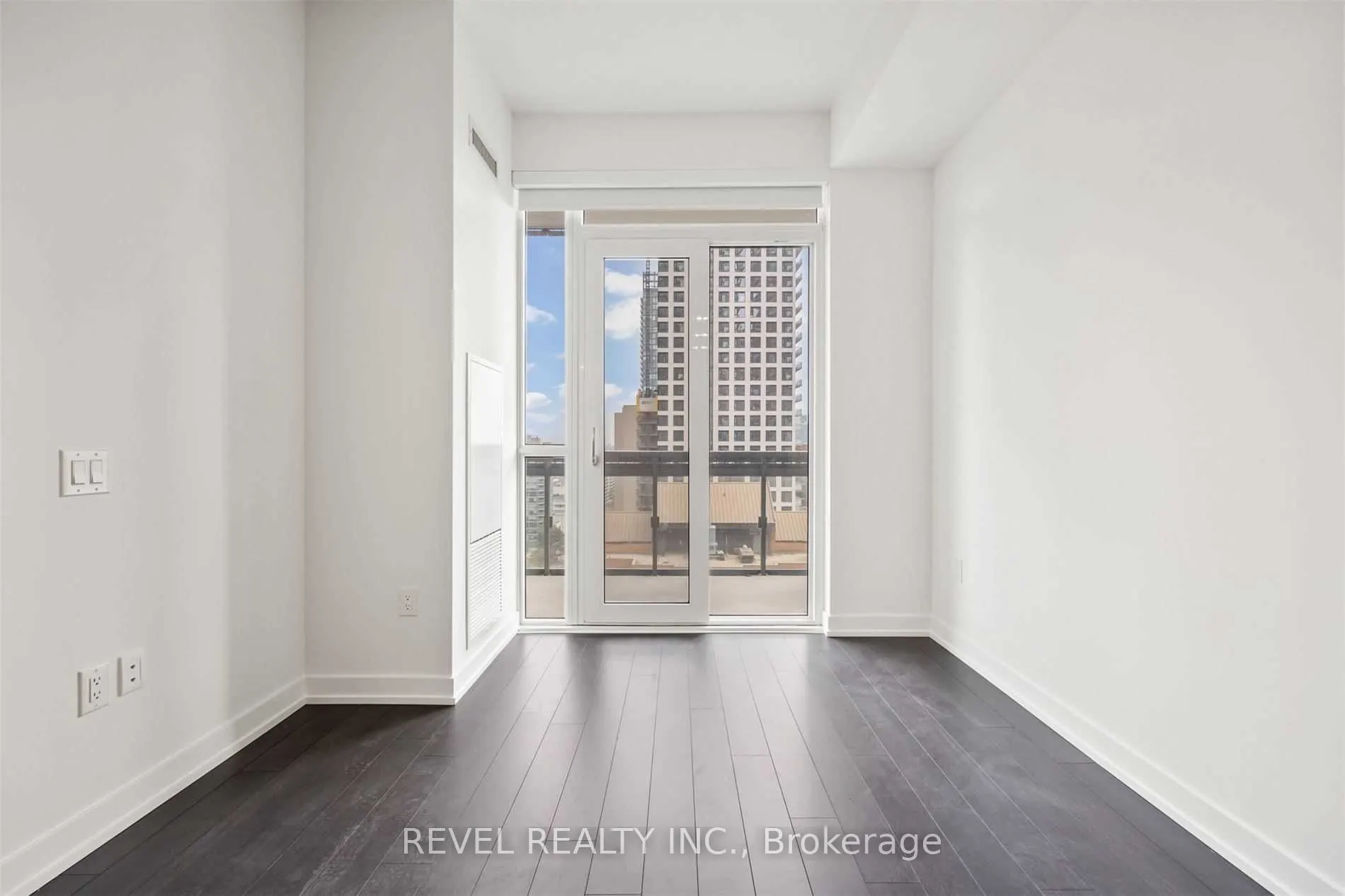 39 Roehampton Avenue, #1210