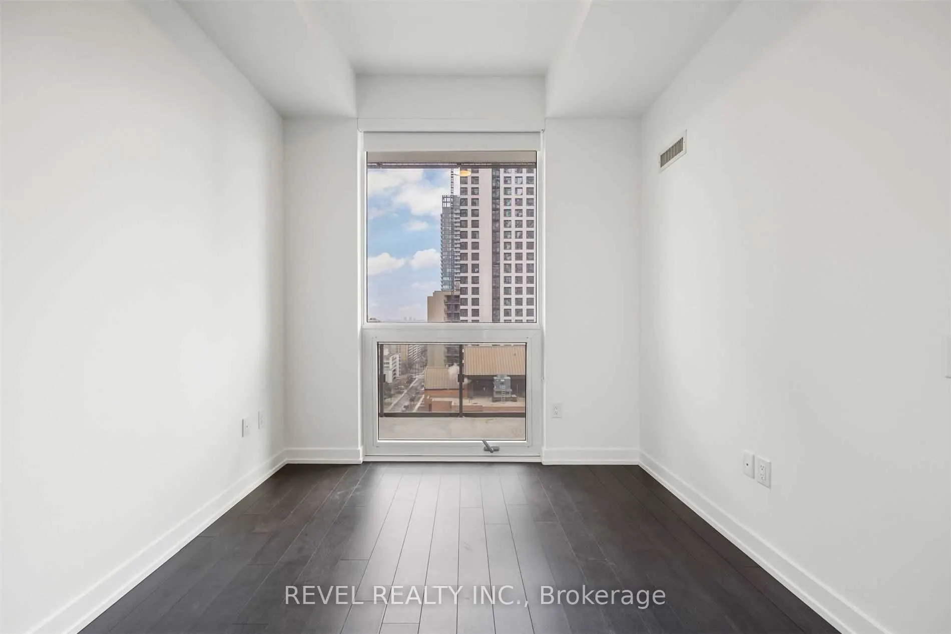 39 Roehampton Avenue, #1210