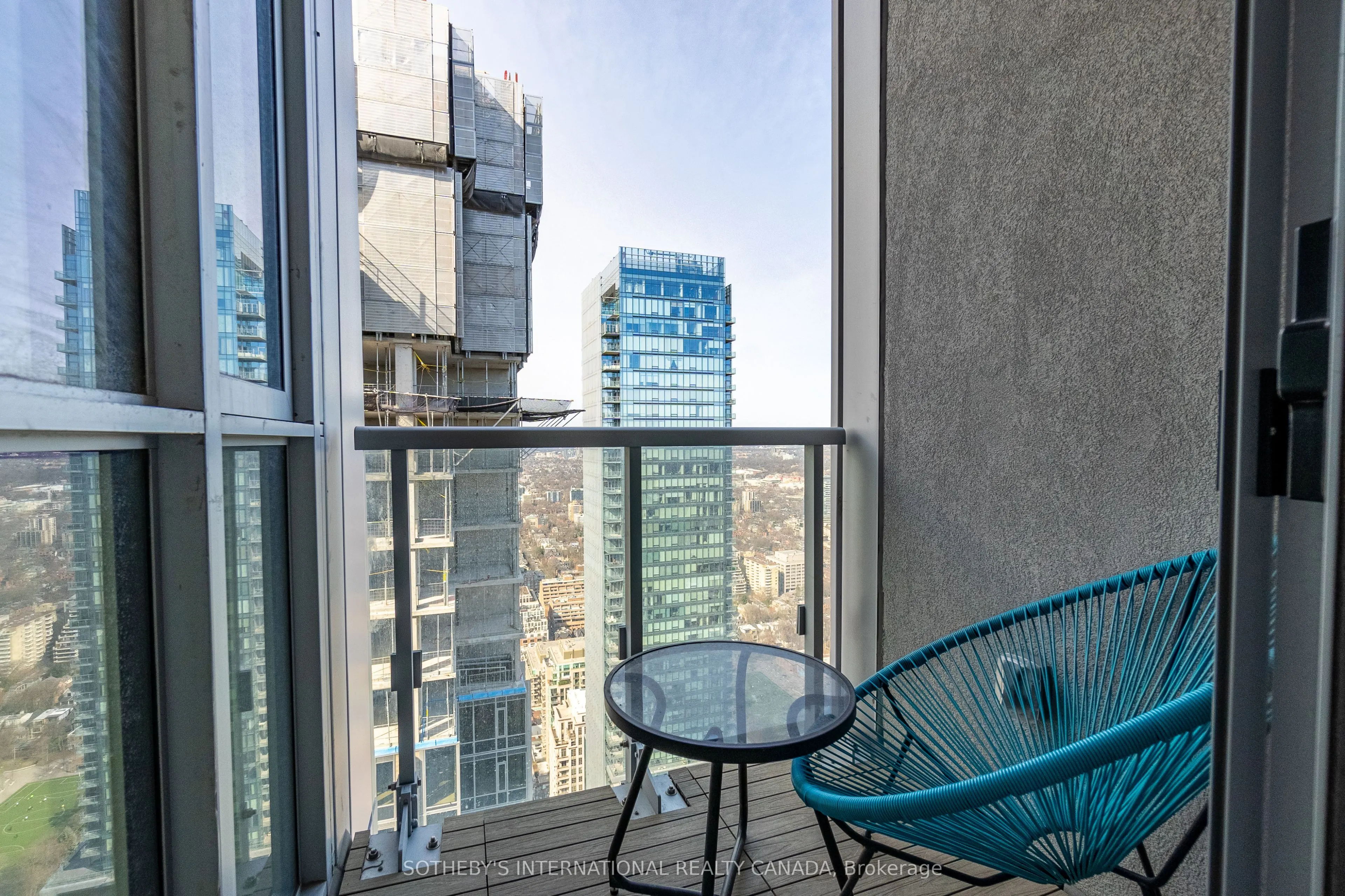 1 Yorkville Avenue, #5405