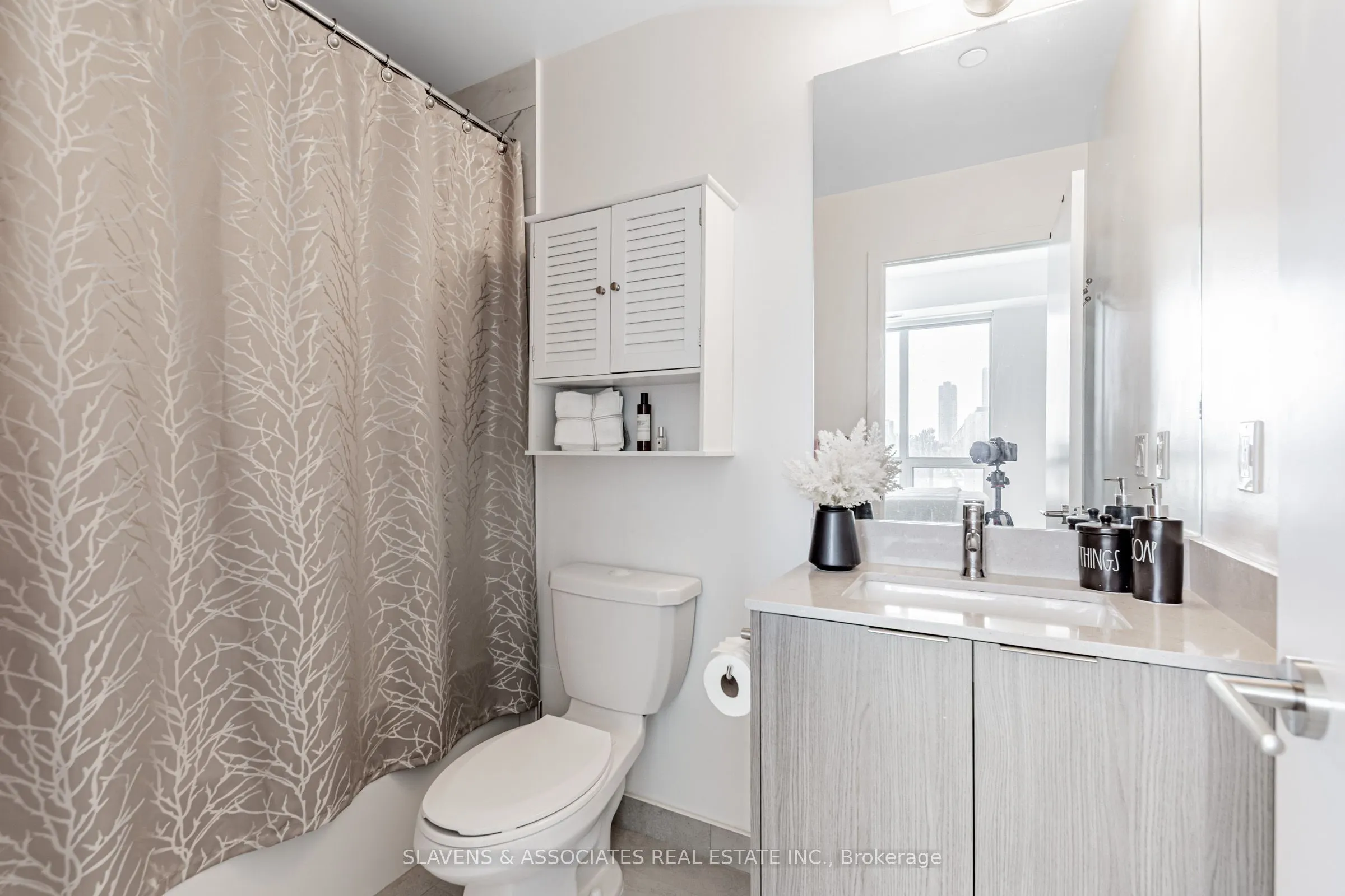 38 Forest Manor Road, #206