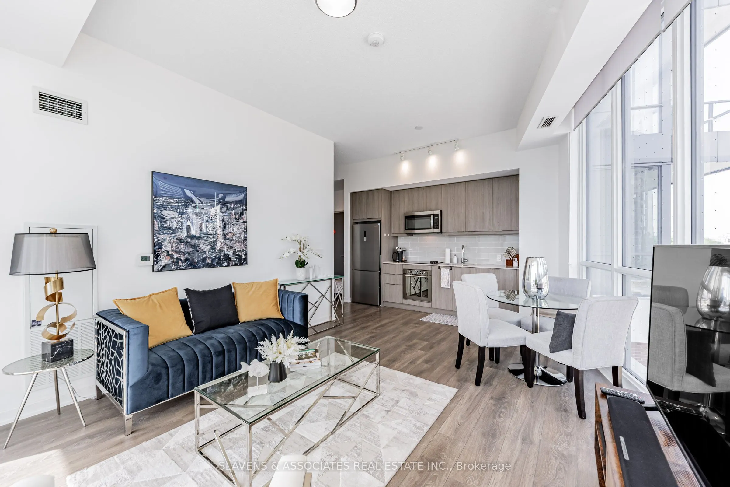 38 Forest Manor Road, #206