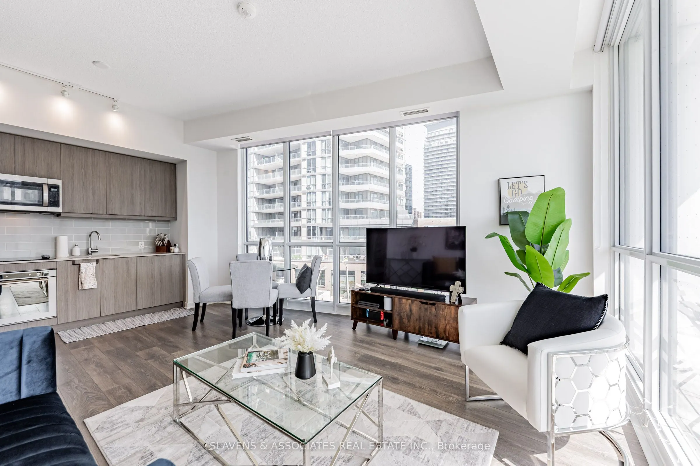 38 Forest Manor Road, #206