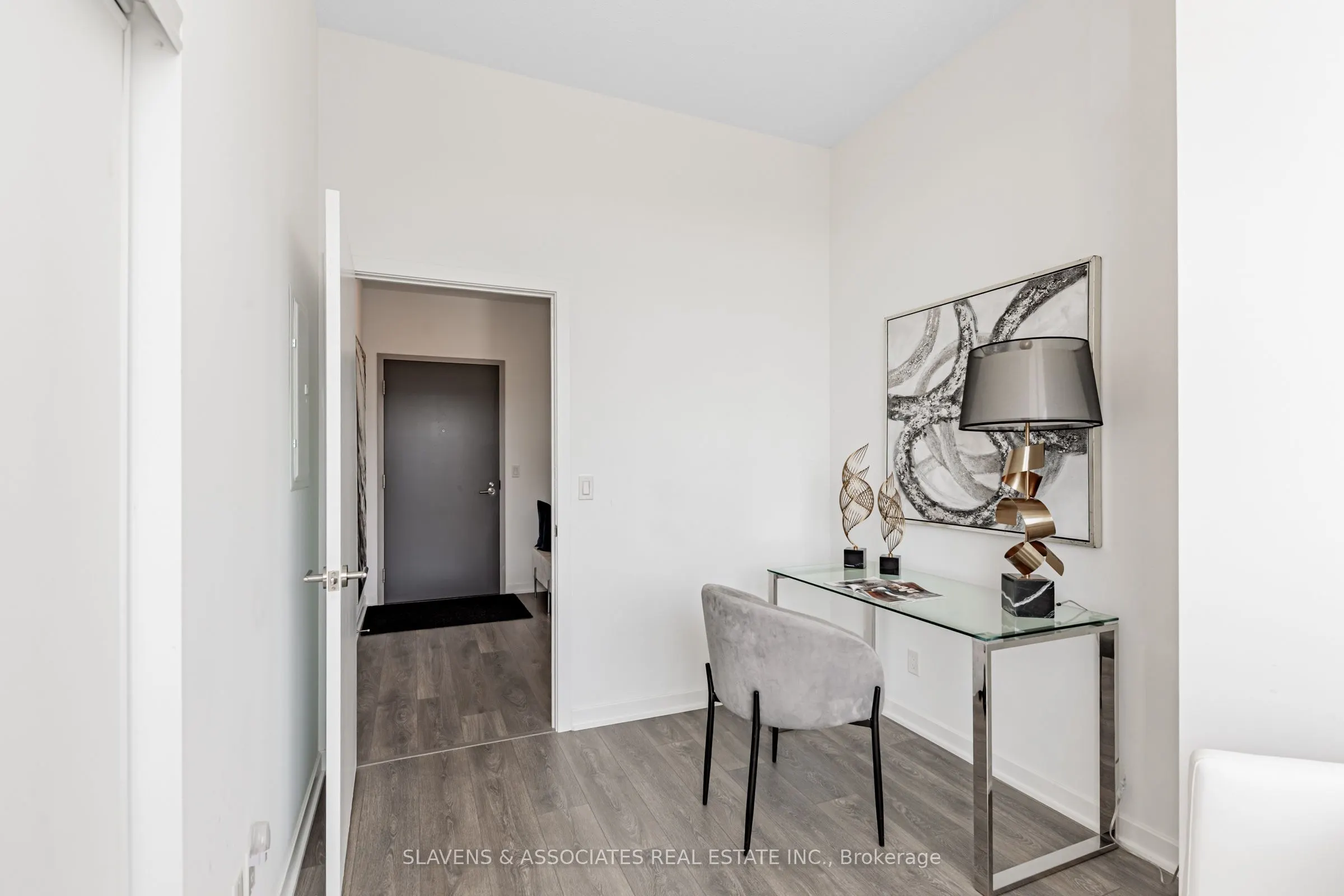 38 Forest Manor Road, #206