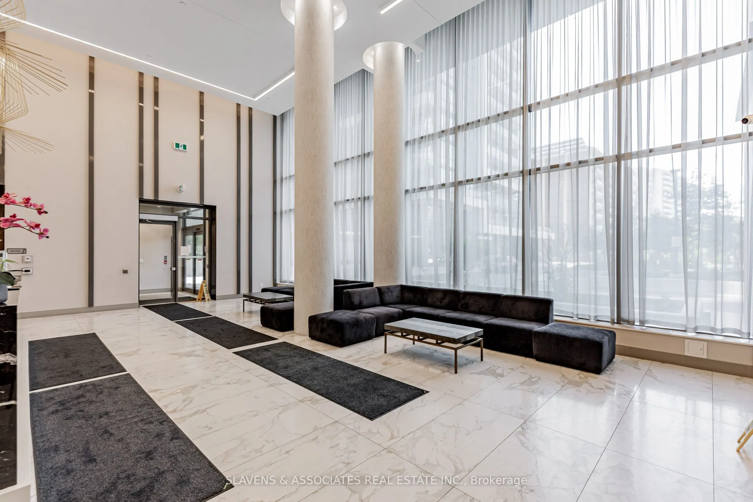 38 Forest Manor Road, #206
