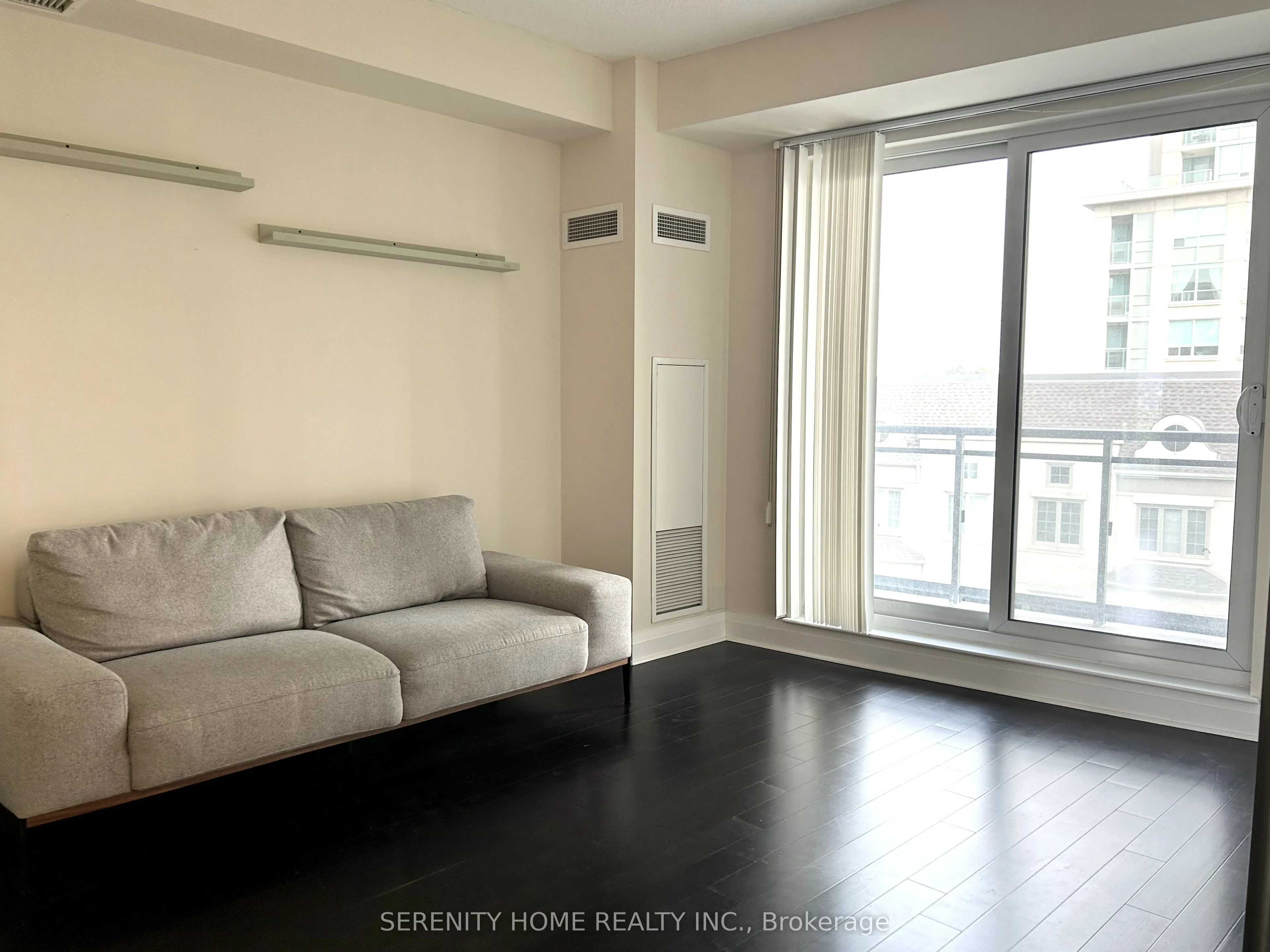 17 Kenaston Gardens, #403