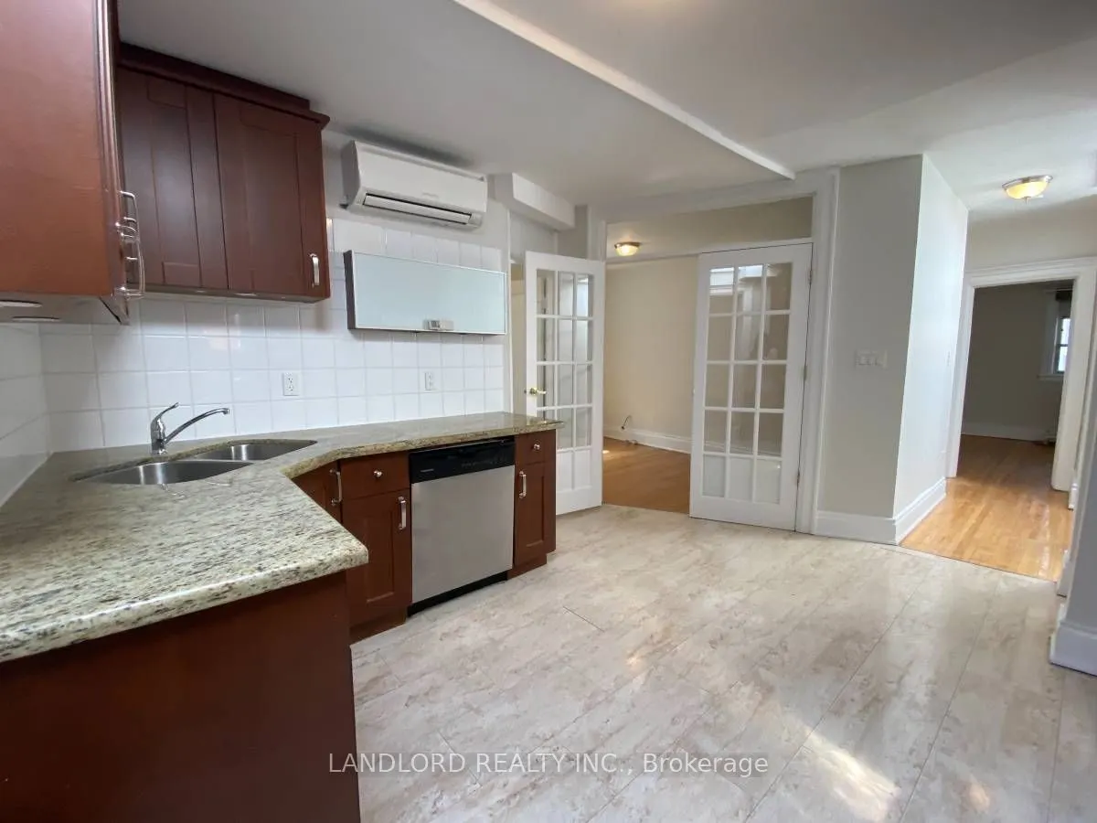 343 St. Clair Avenue W, #D