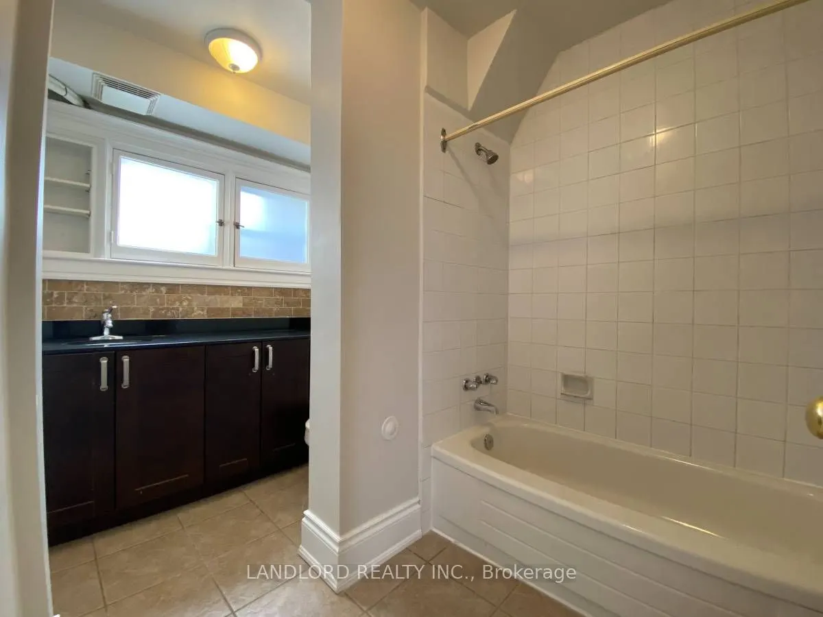 343 St. Clair Avenue W, #D