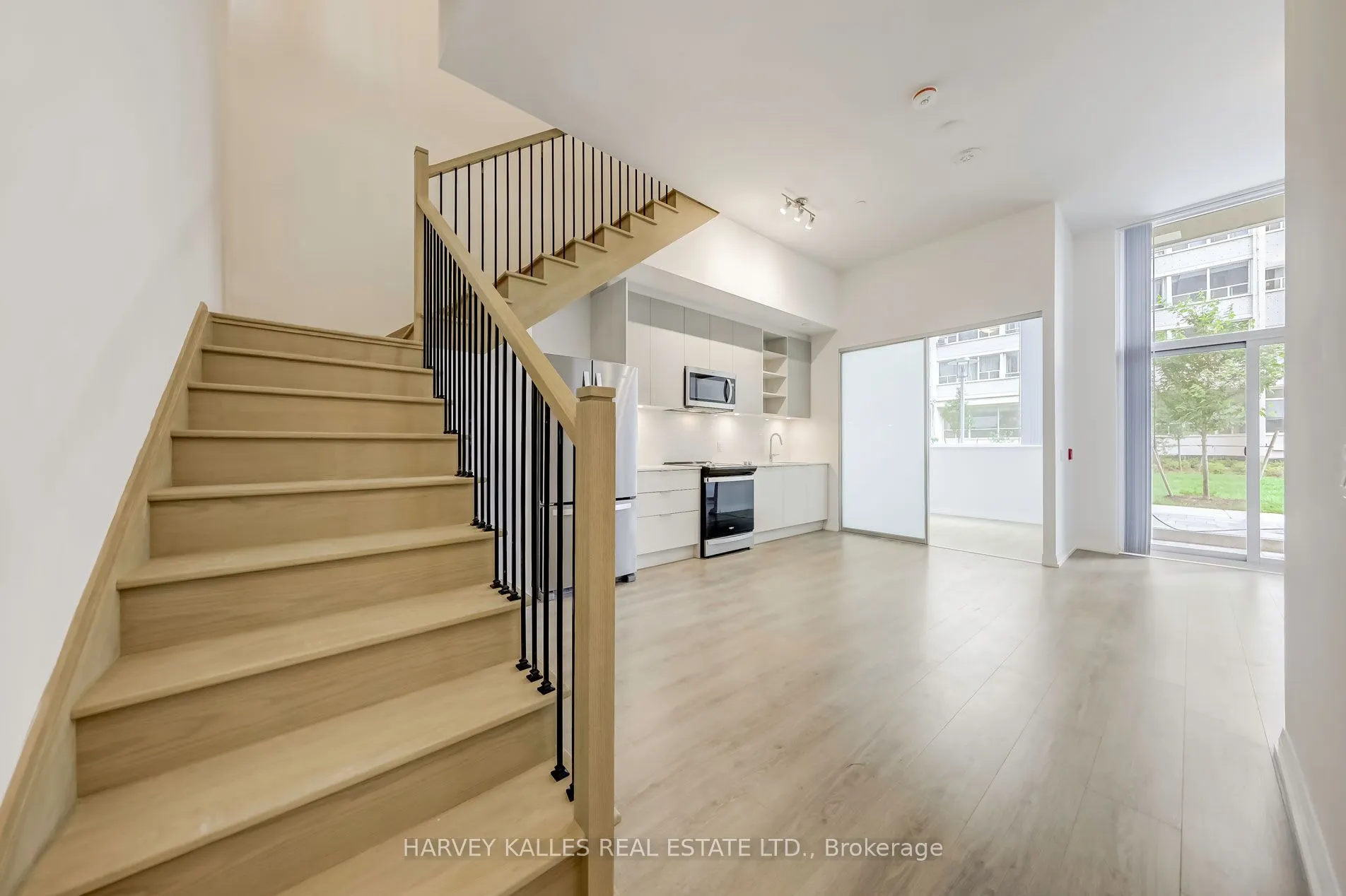 25 Holly Street, #TH106