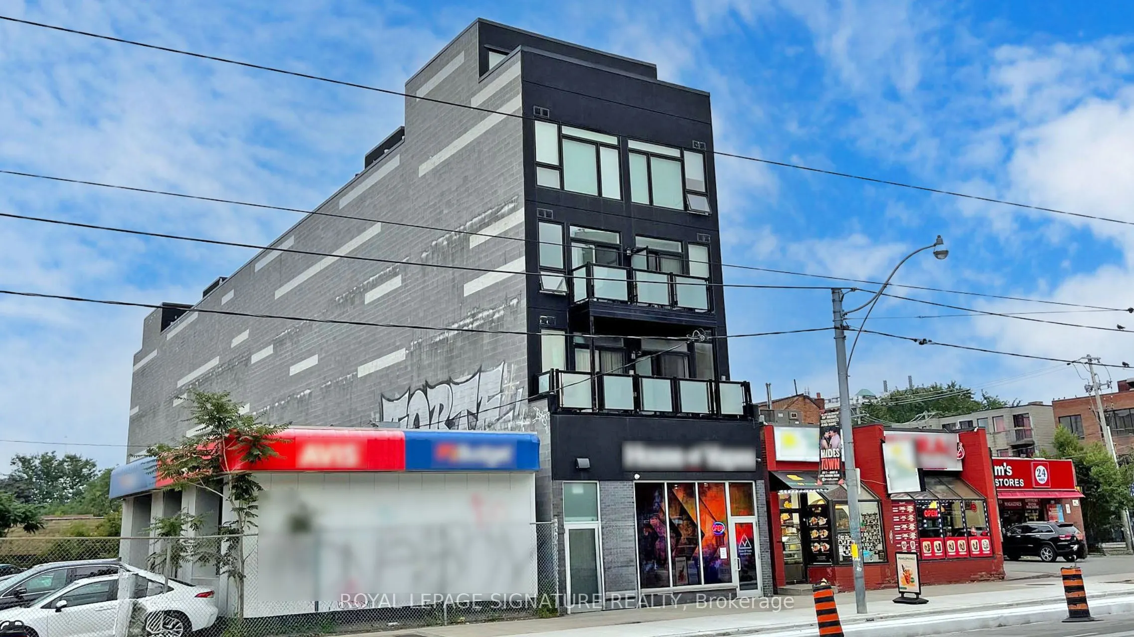 335 College Street, #305