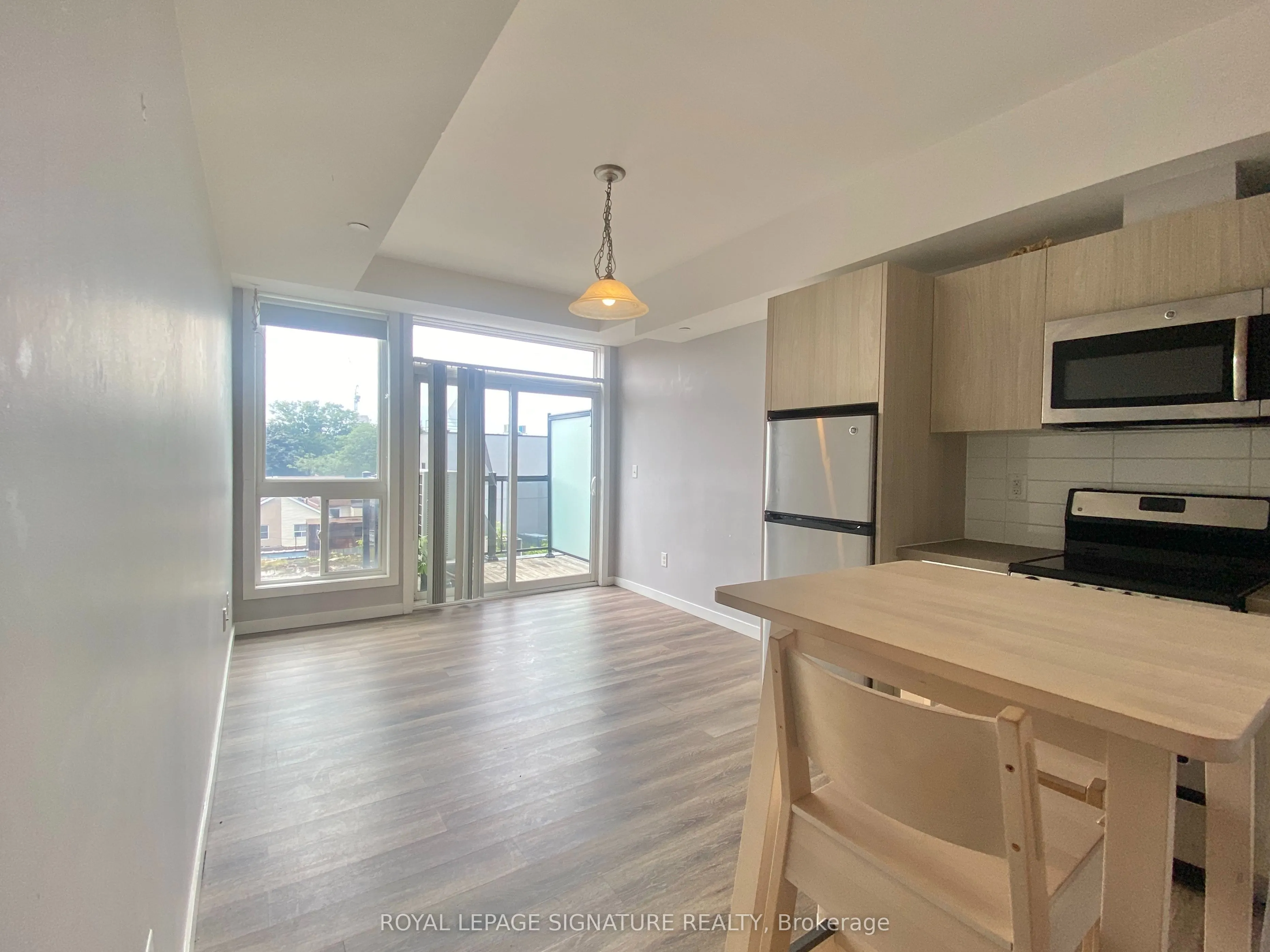 335 College Street, #305