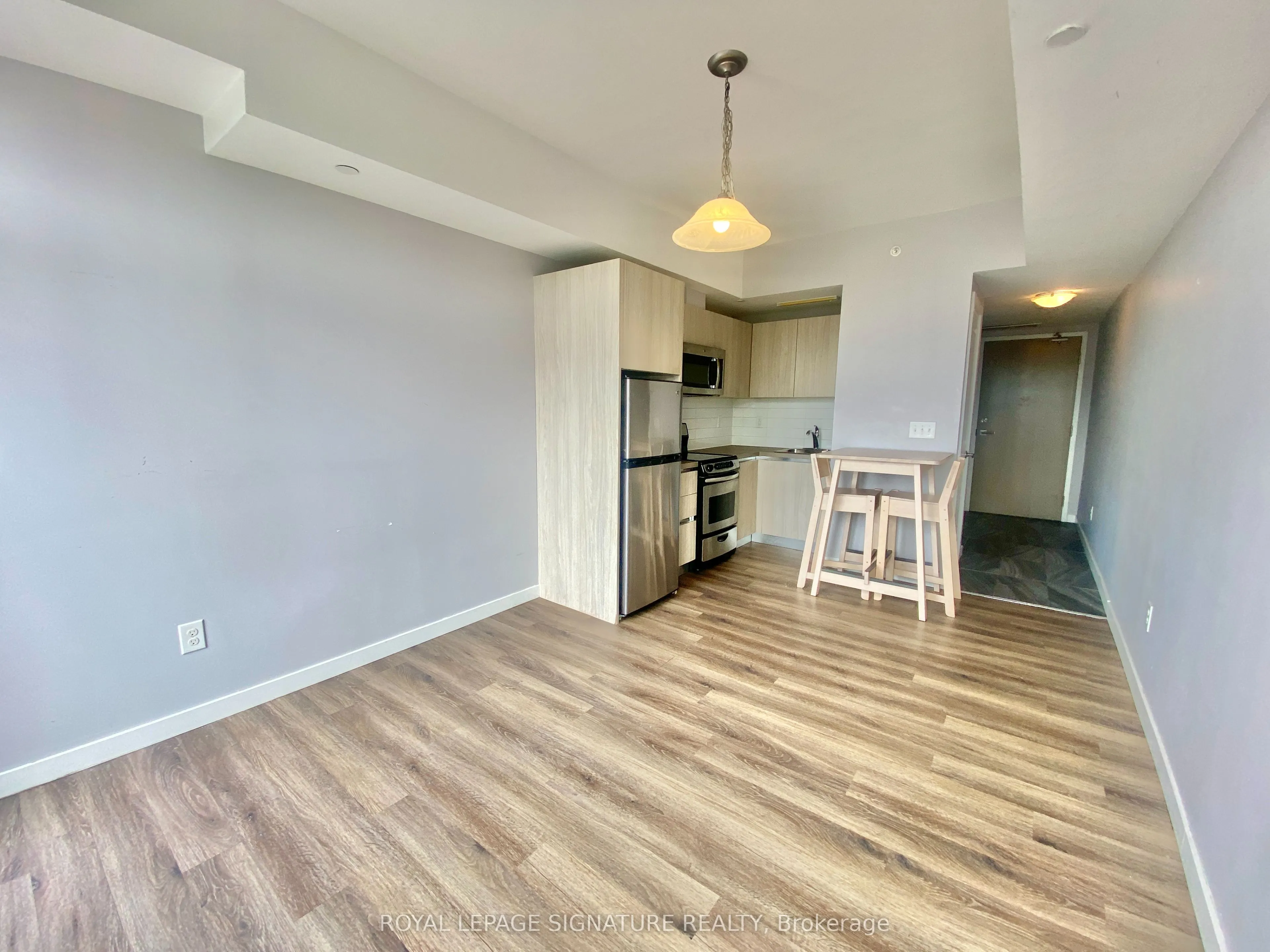 335 College Street, #305