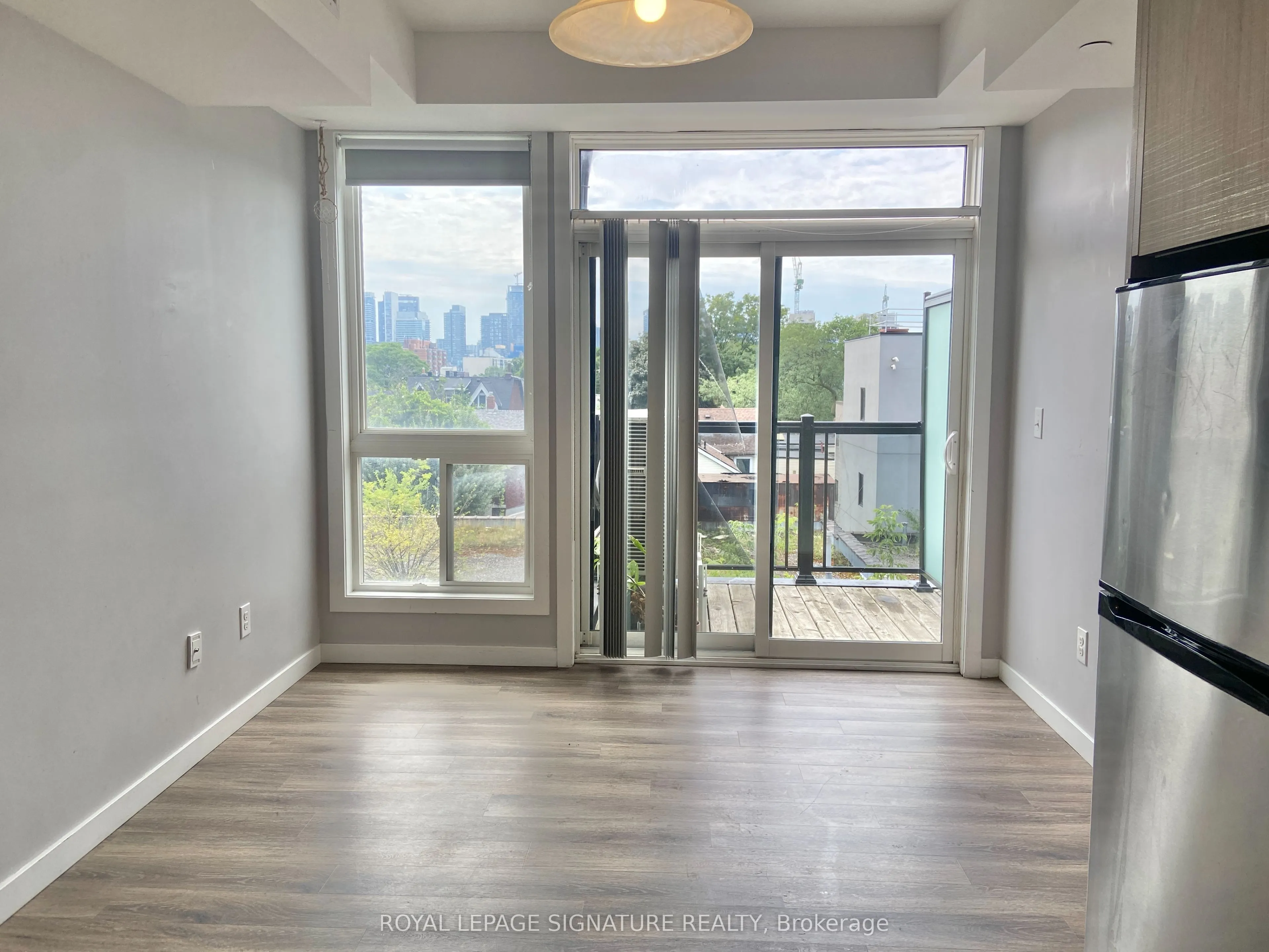 335 College Street, #305
