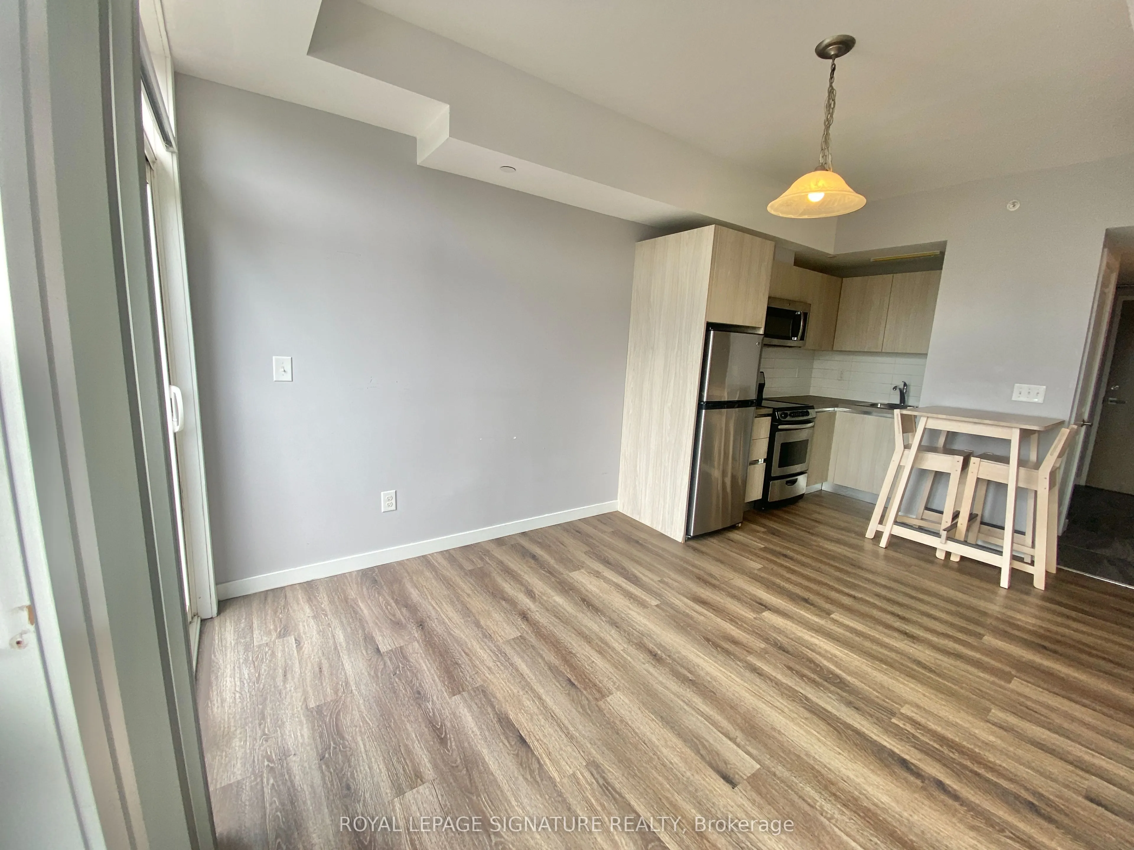 335 College Street, #305