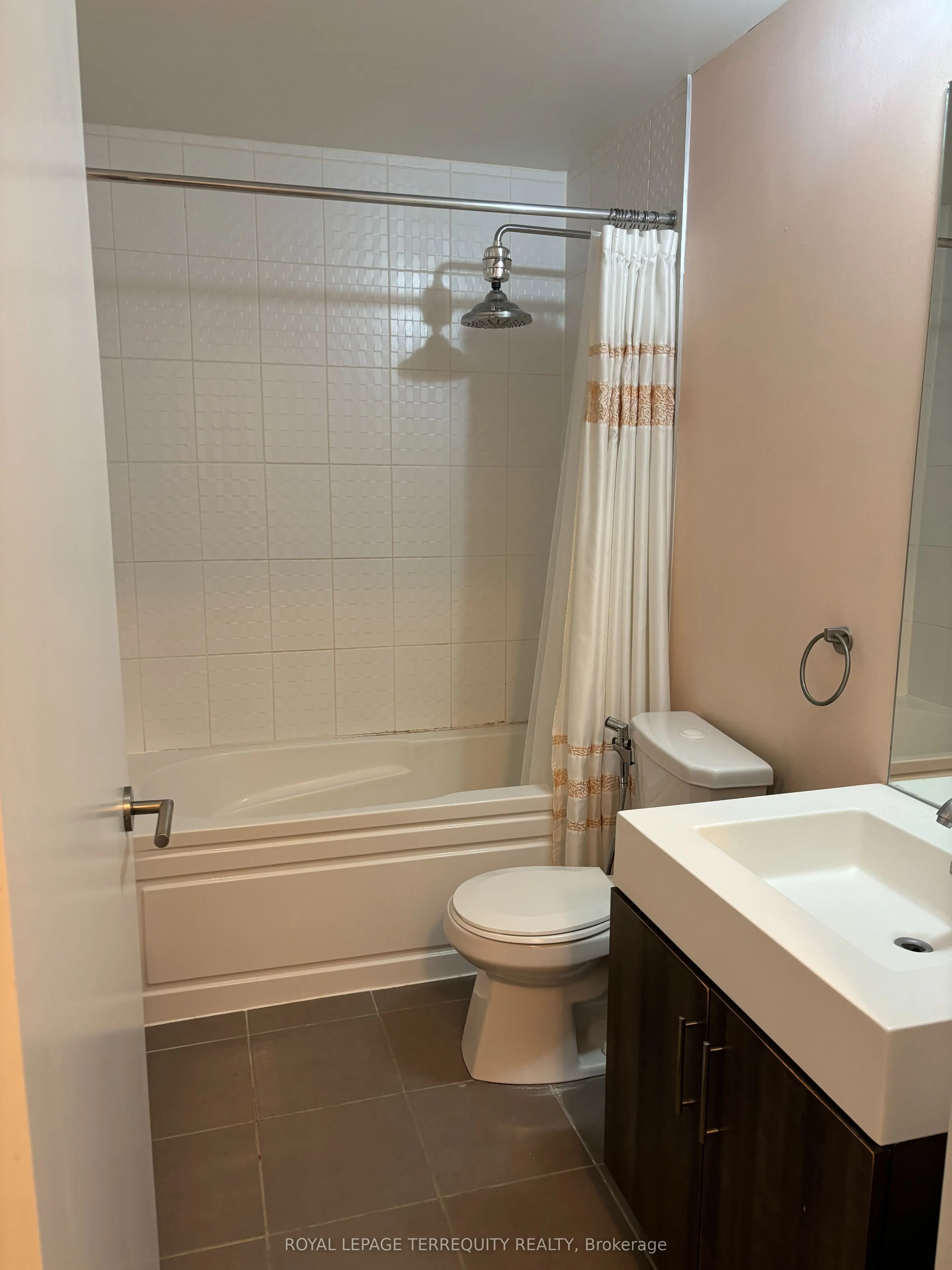 160 Vanderhoof Avenue, #PH17