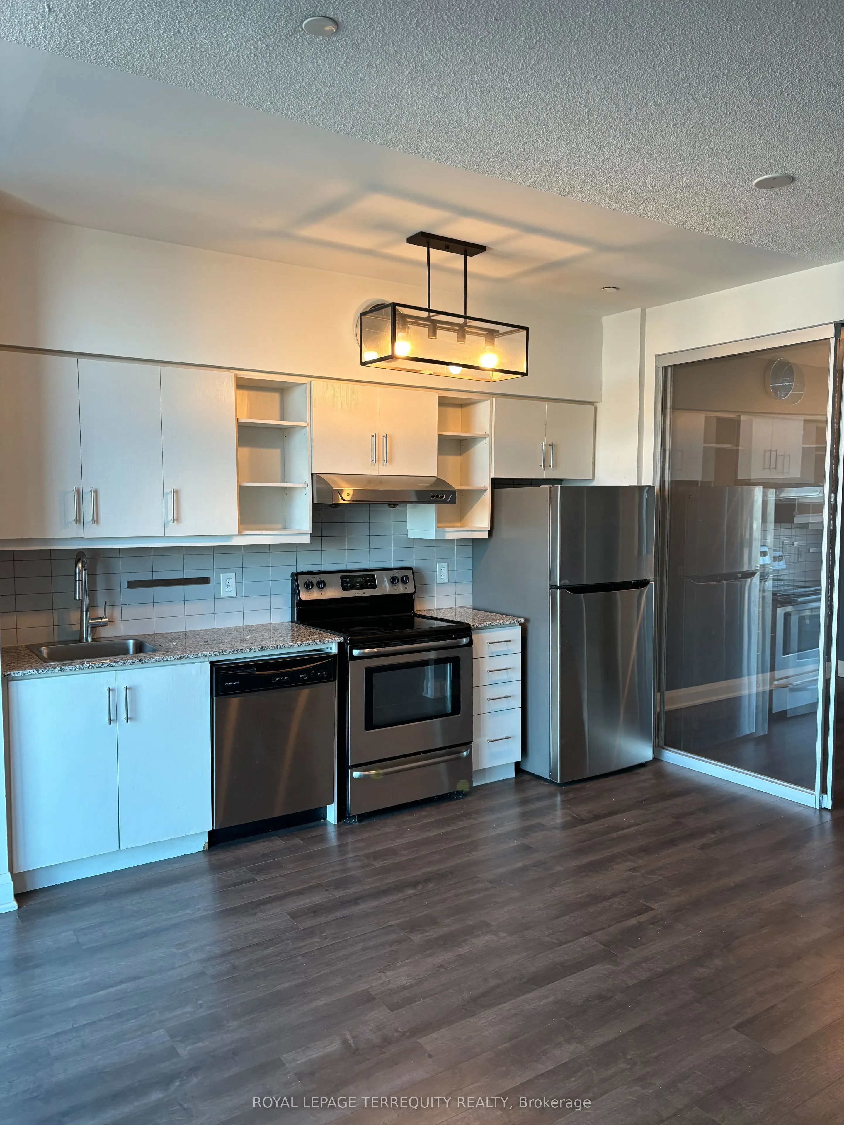 160 Vanderhoof Avenue, #PH17