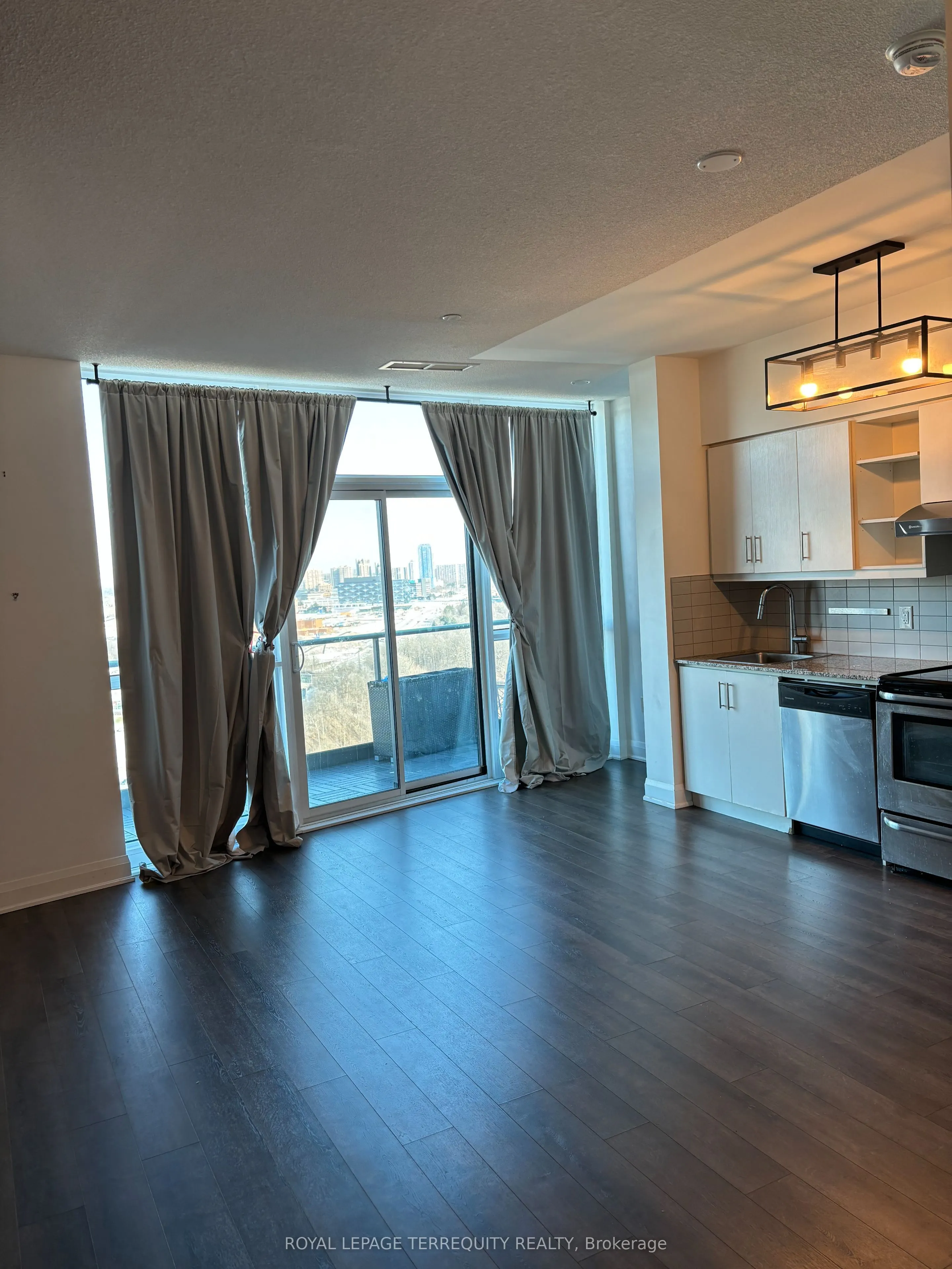 160 Vanderhoof Avenue, #PH17