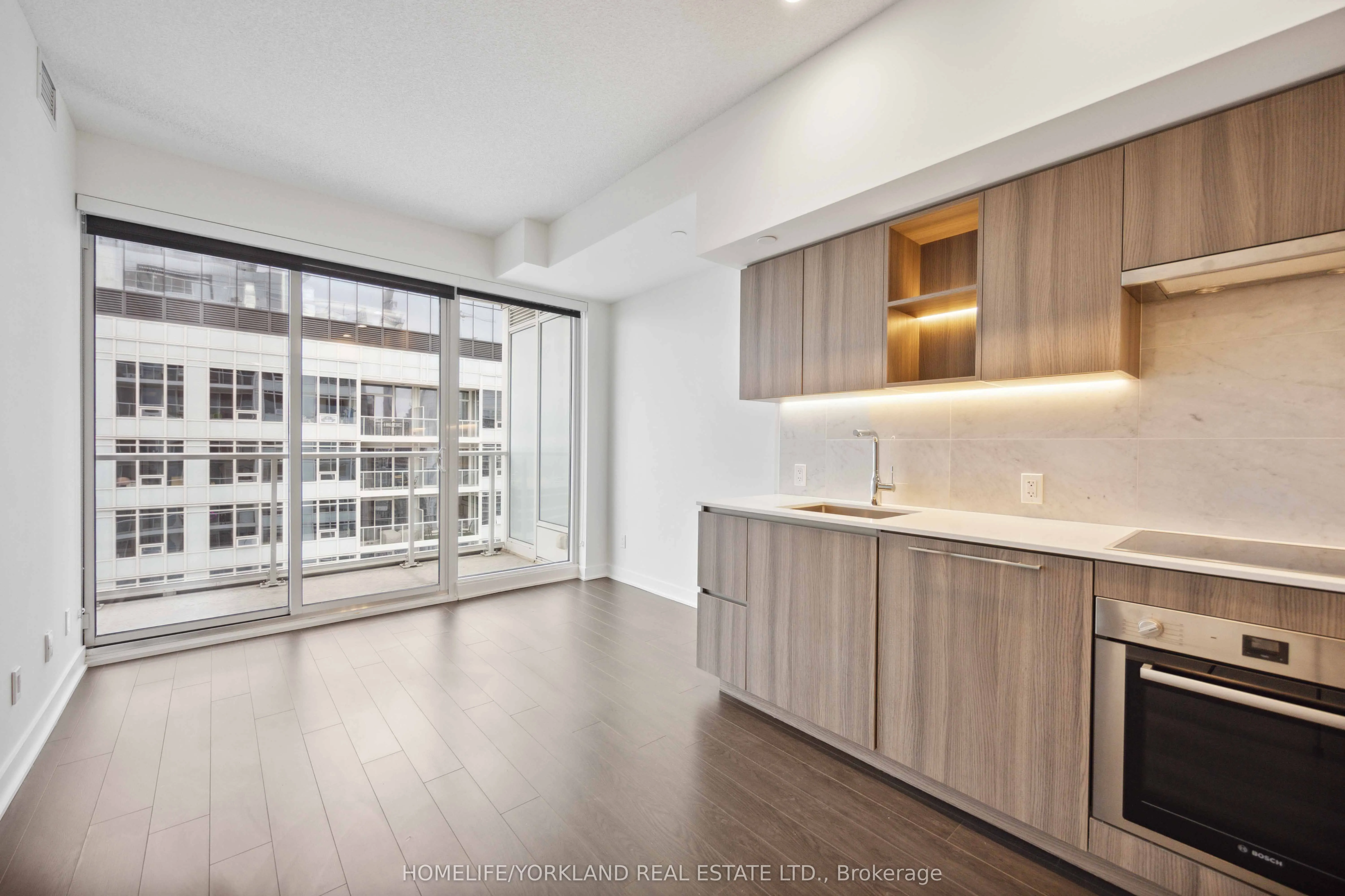 17 Bathurst Street, #4205